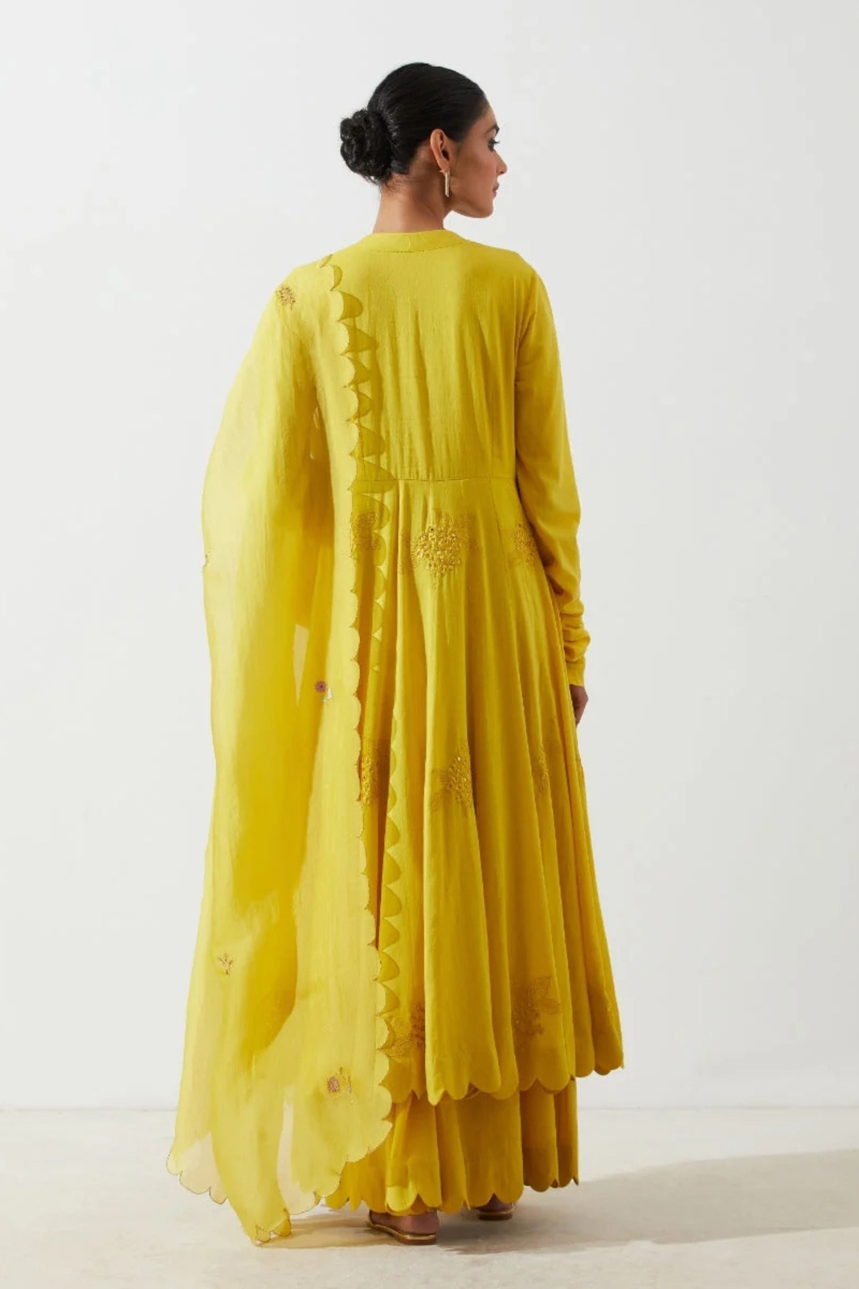 Richa Chadha In  AMALTAAS KALI KURTA