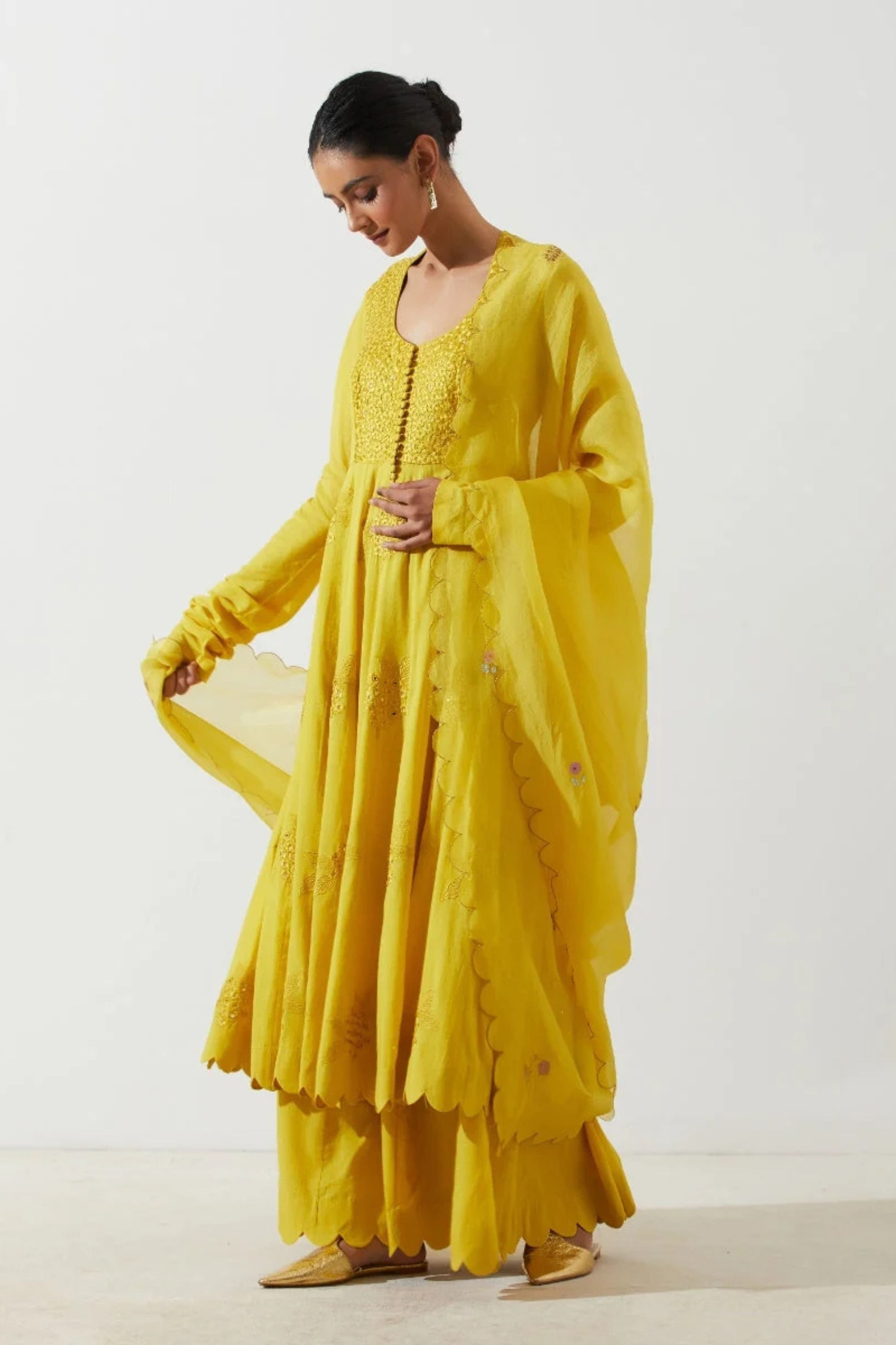 Richa Chadha In  AMALTAAS KALI KURTA