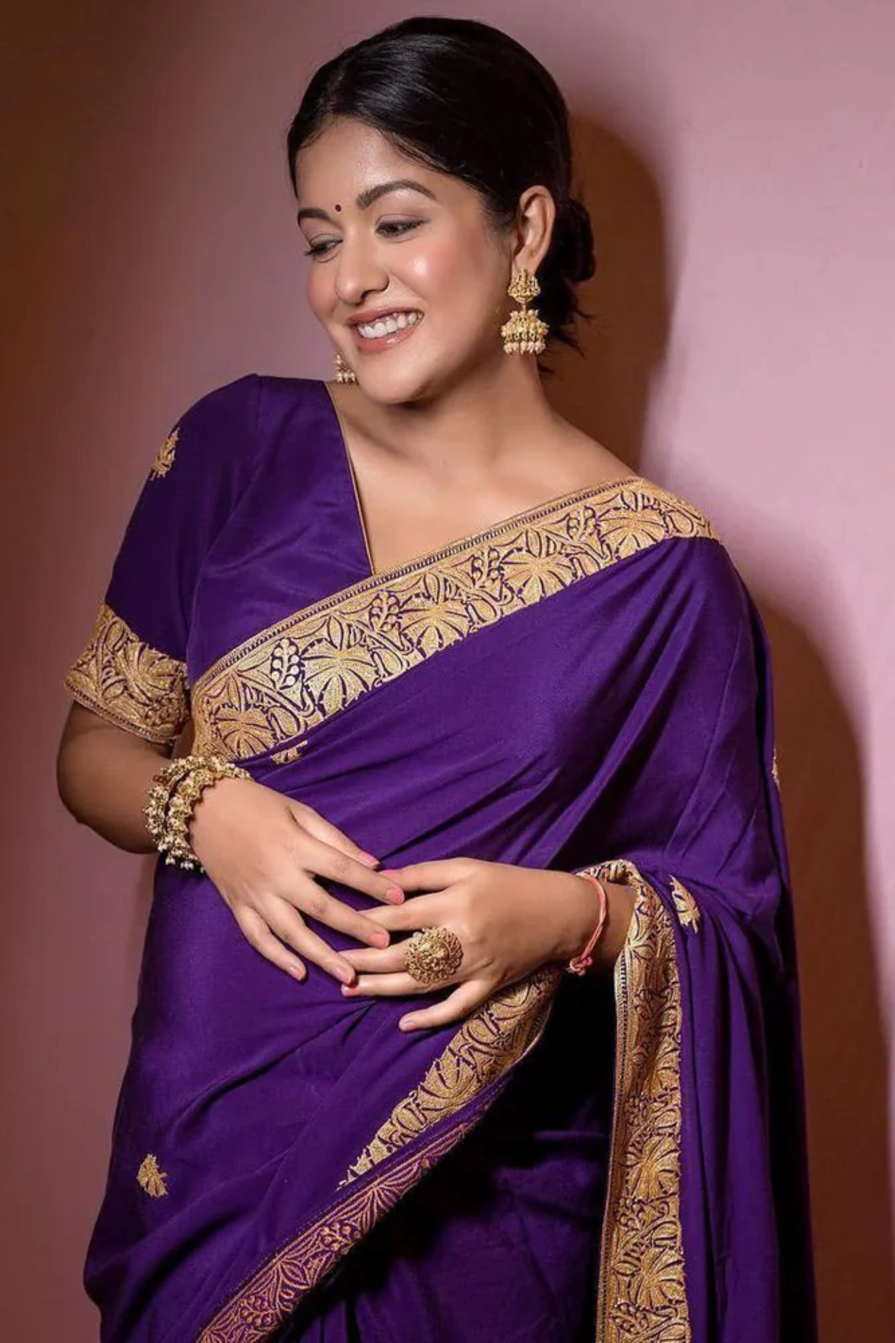ISHITA DUTTA SHETH IN BANAFSHA SAREE