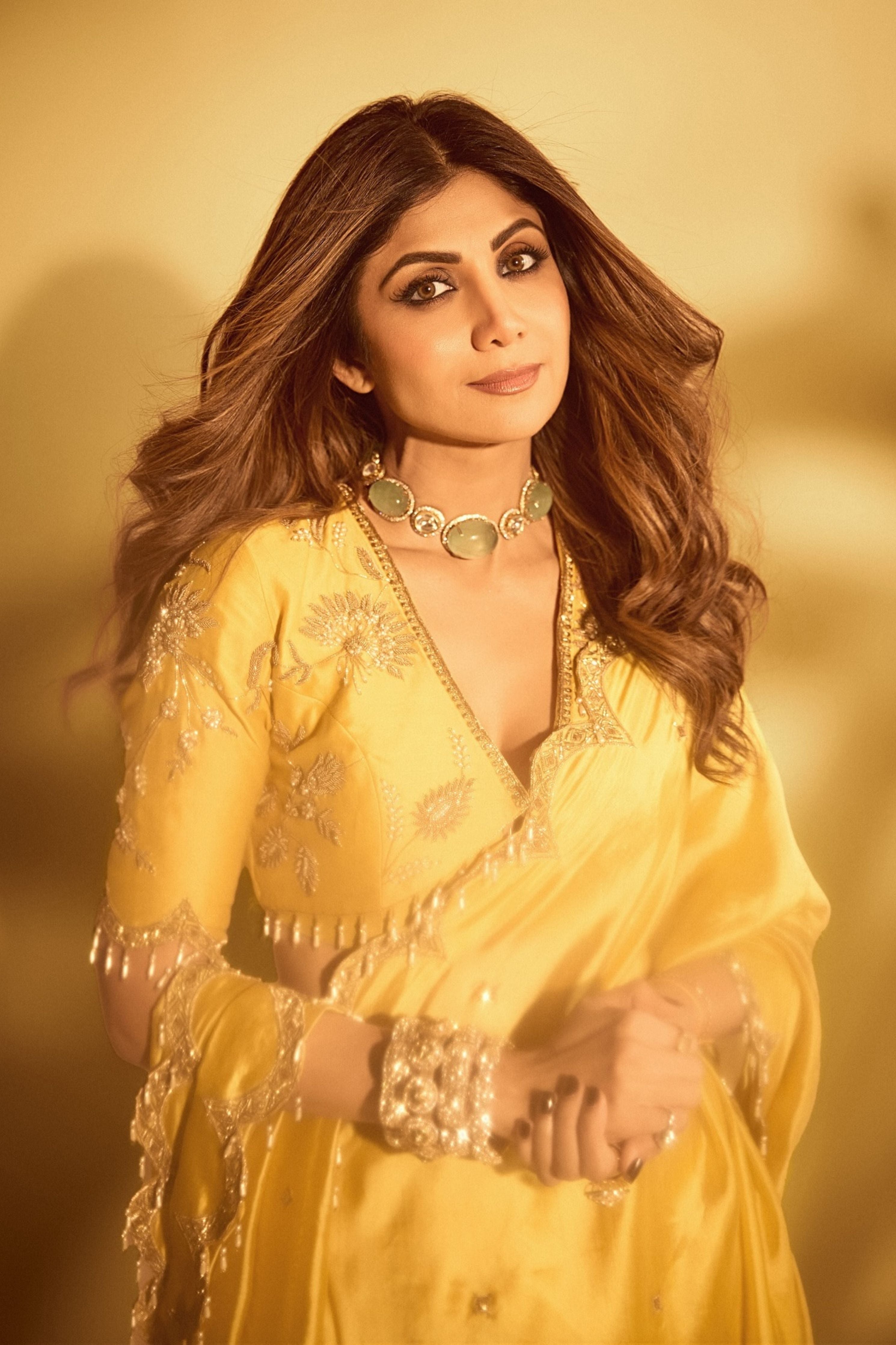 Shilpa Shetty In Pakeezah Zardosi Buta Lehenga Sunehra