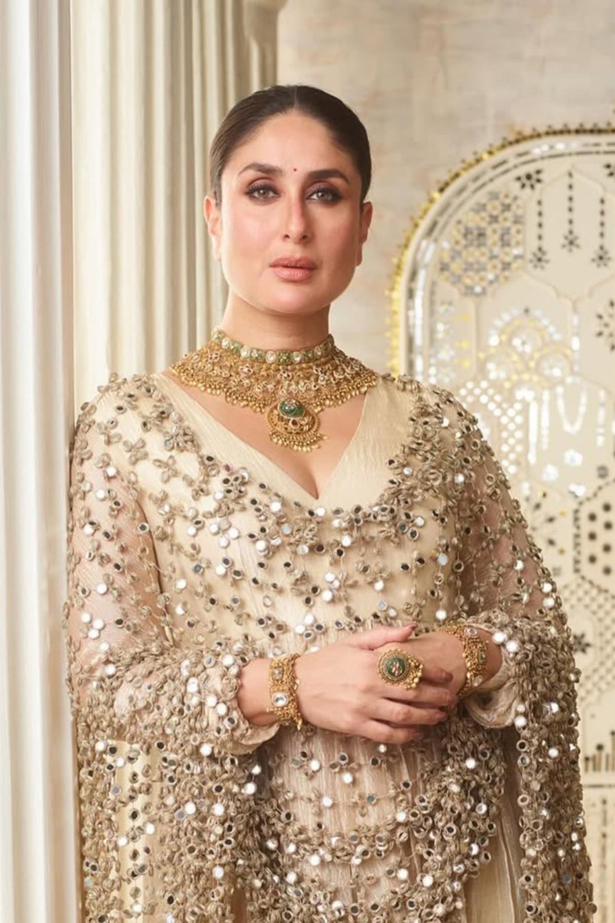 Kareena Kapoor Khan in Sheesh Poshida Sunehra Anarkali