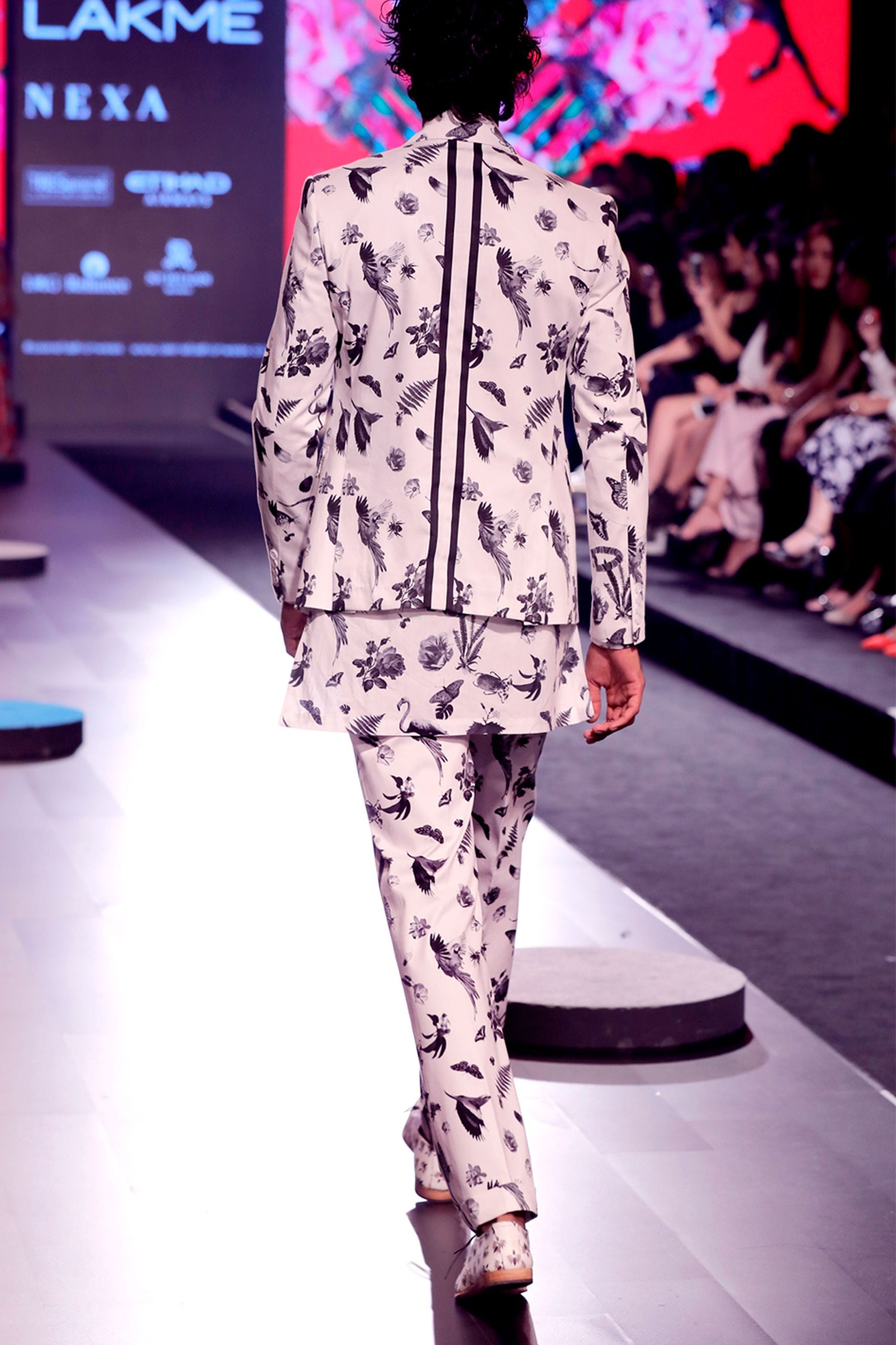 Shahid Kapoor In Bengal Printed Blazer Set
