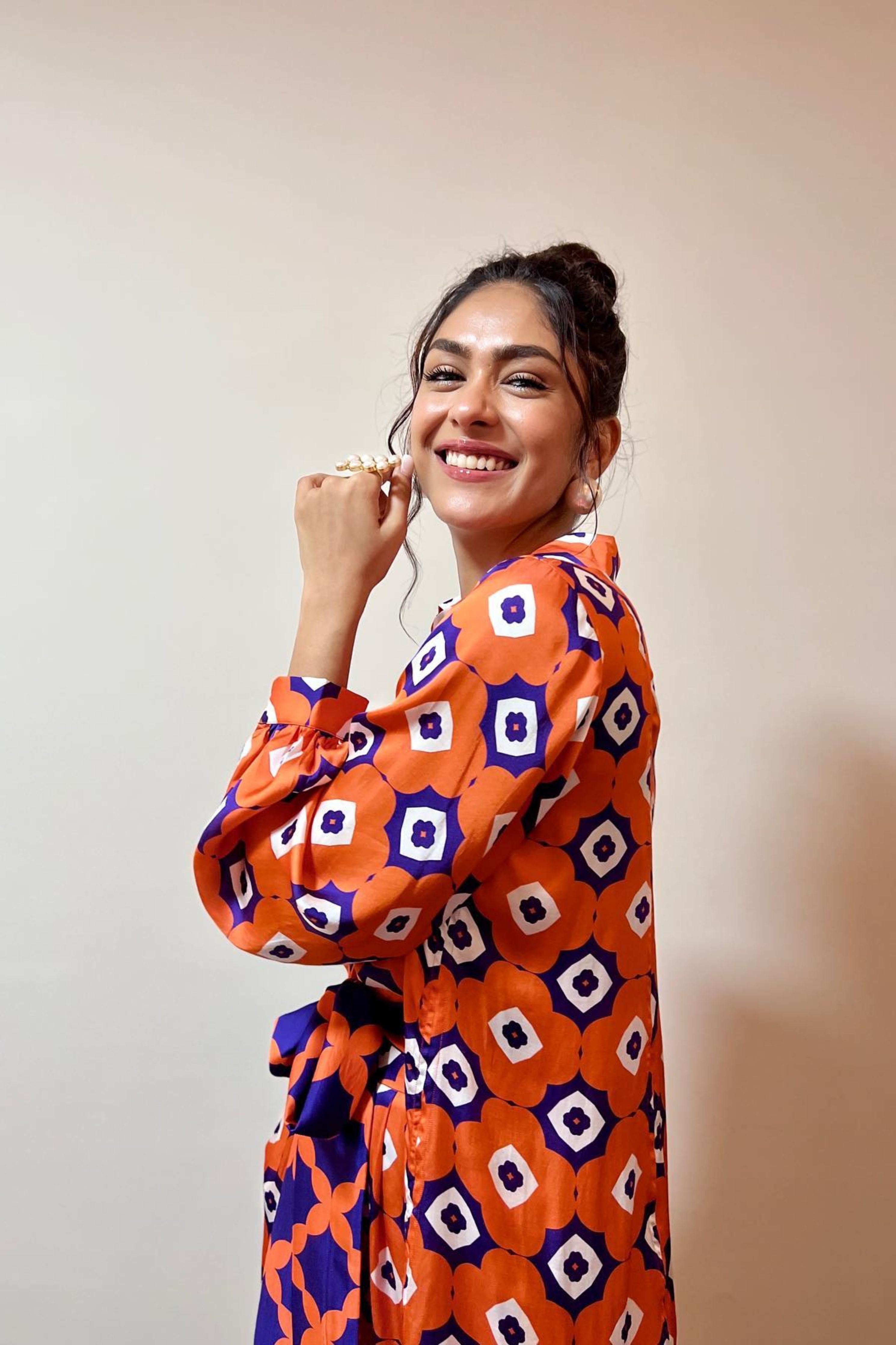 Mrunal Thakur In HOLIDAY SET IN MOMO PRINT