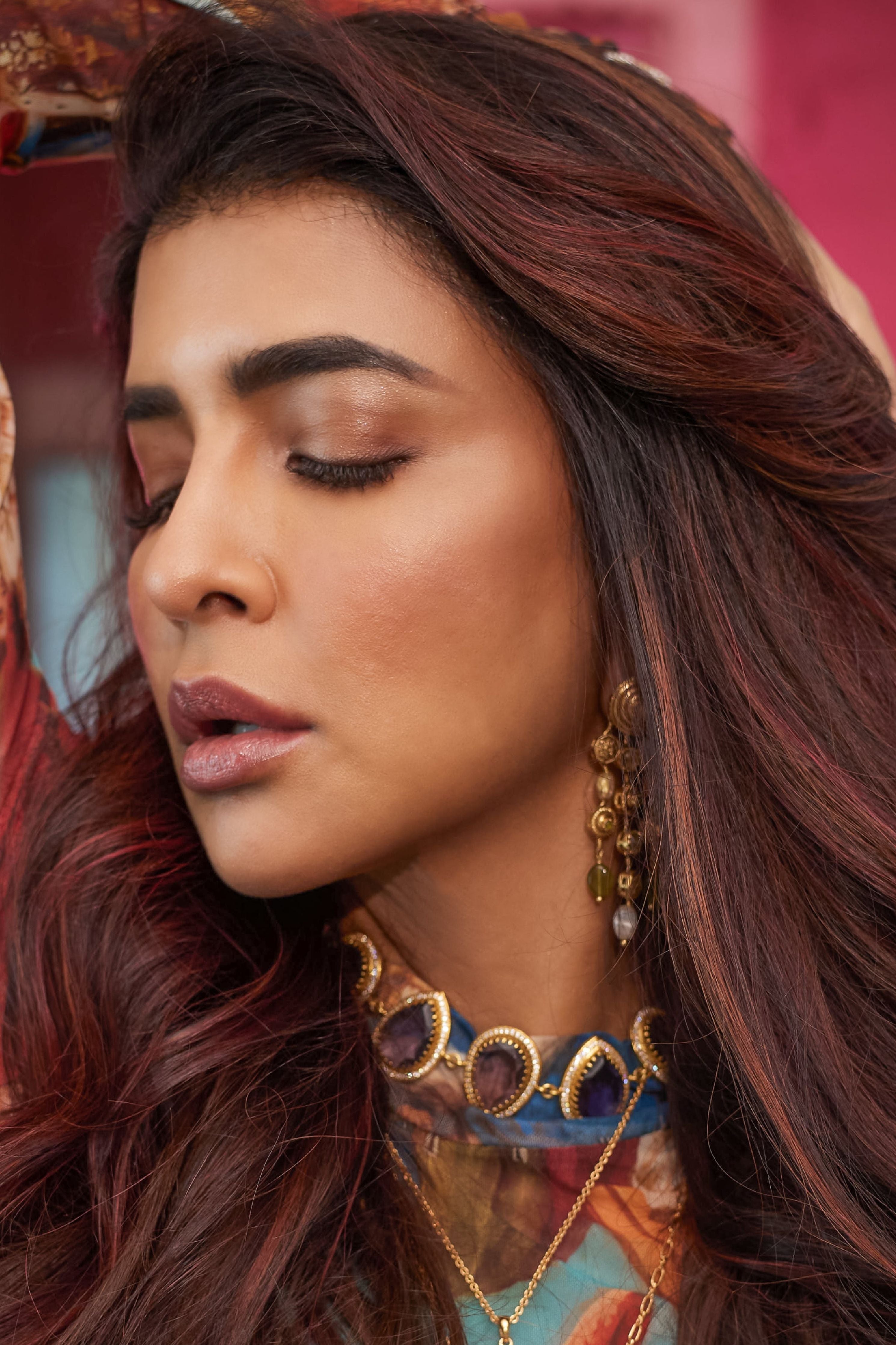 Lakshmi Manchu In Numisma Oblong Necklace