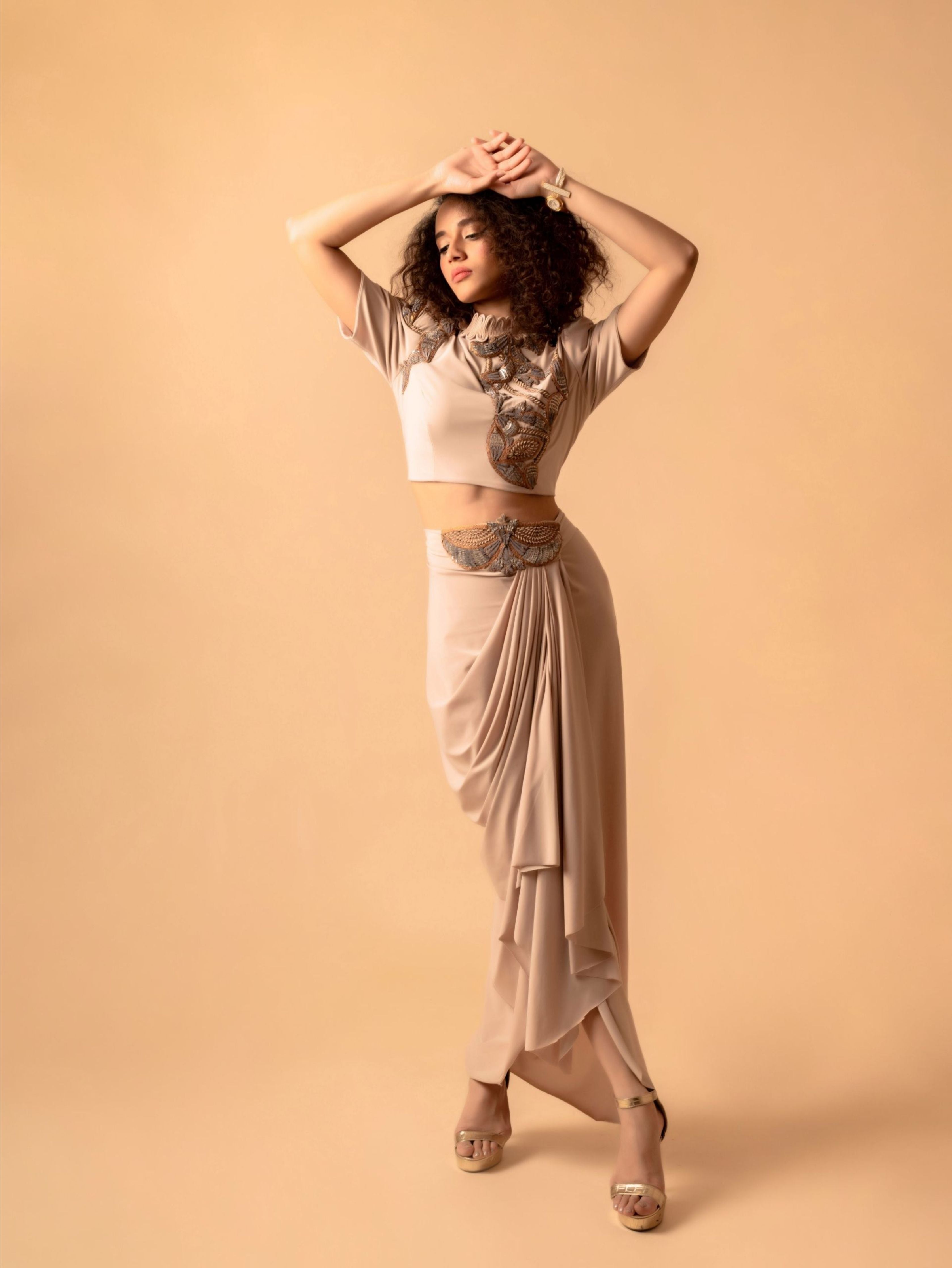MISPASO JAMILE Skirt Set