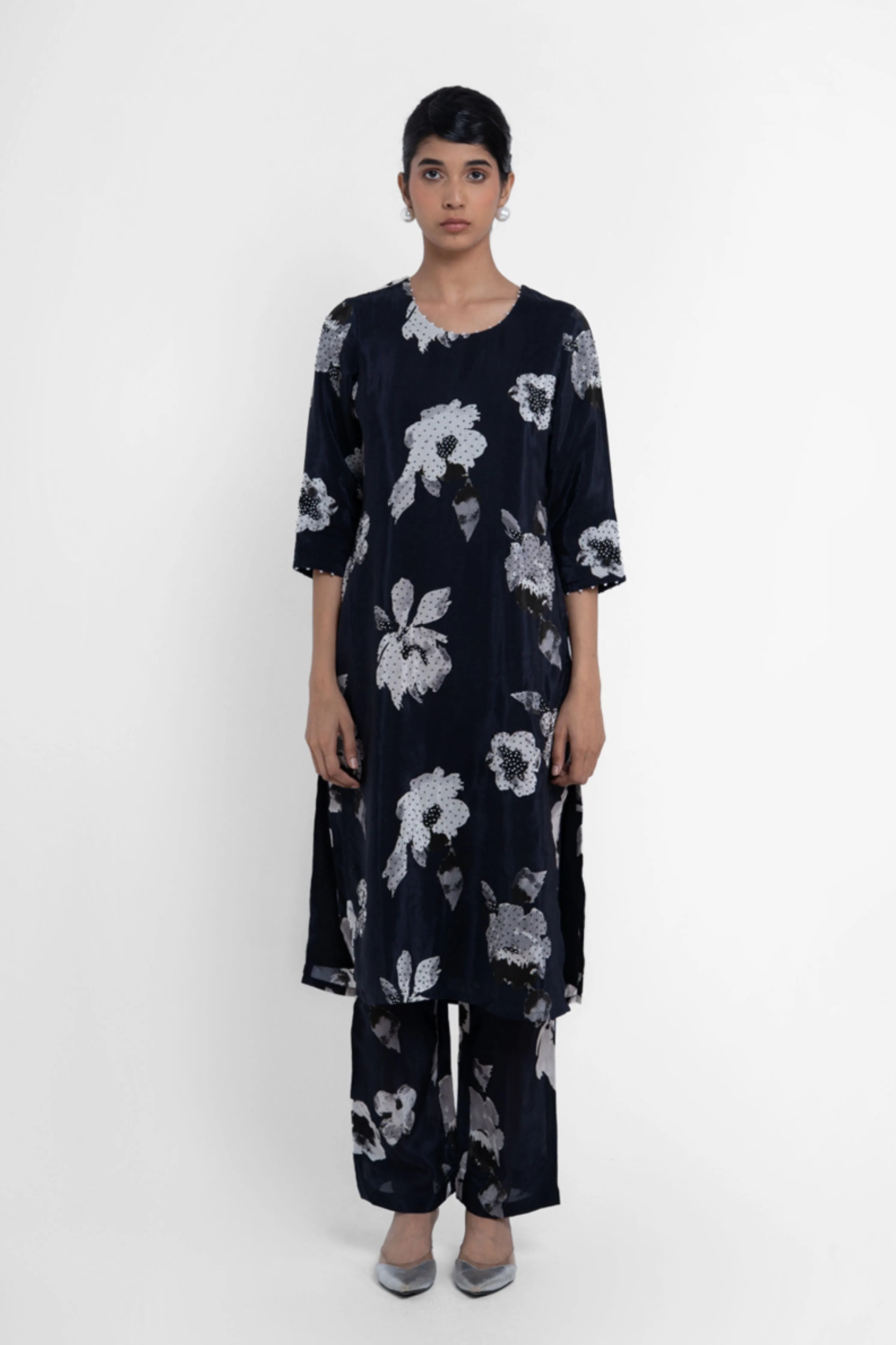 Amaria Kurta Set In Black