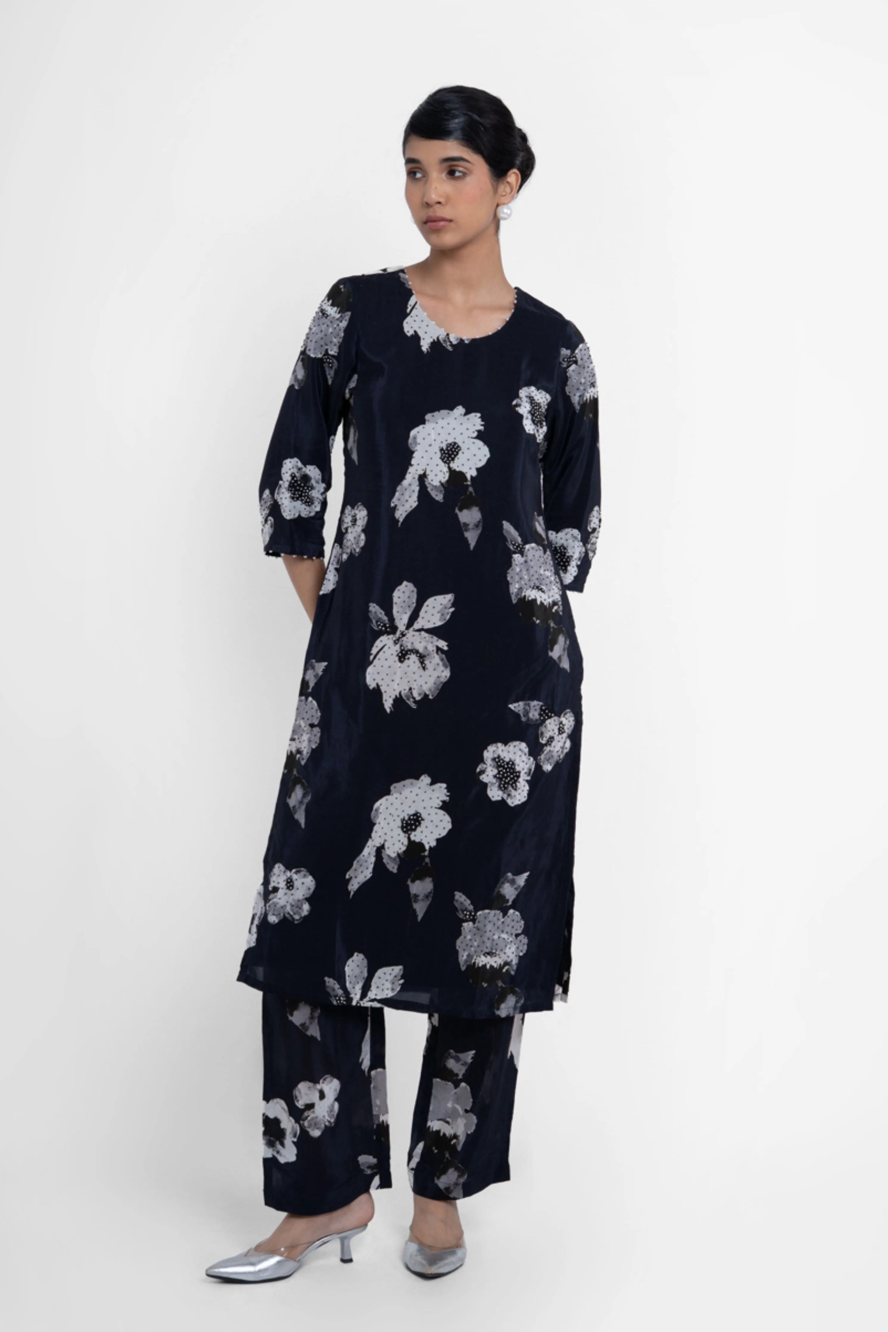 Amaria Kurta Set In Black