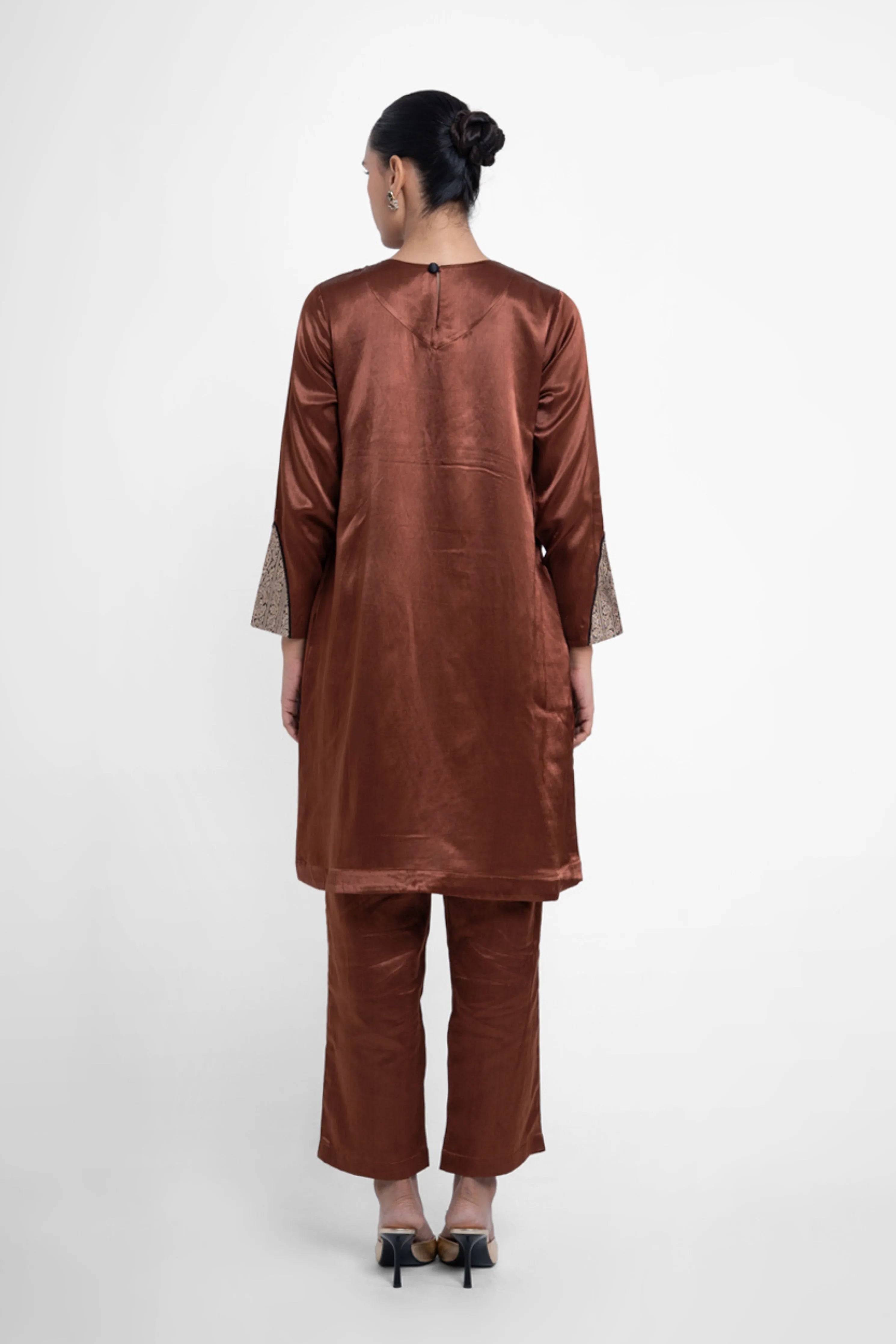 Maria Kurta Set In Brown