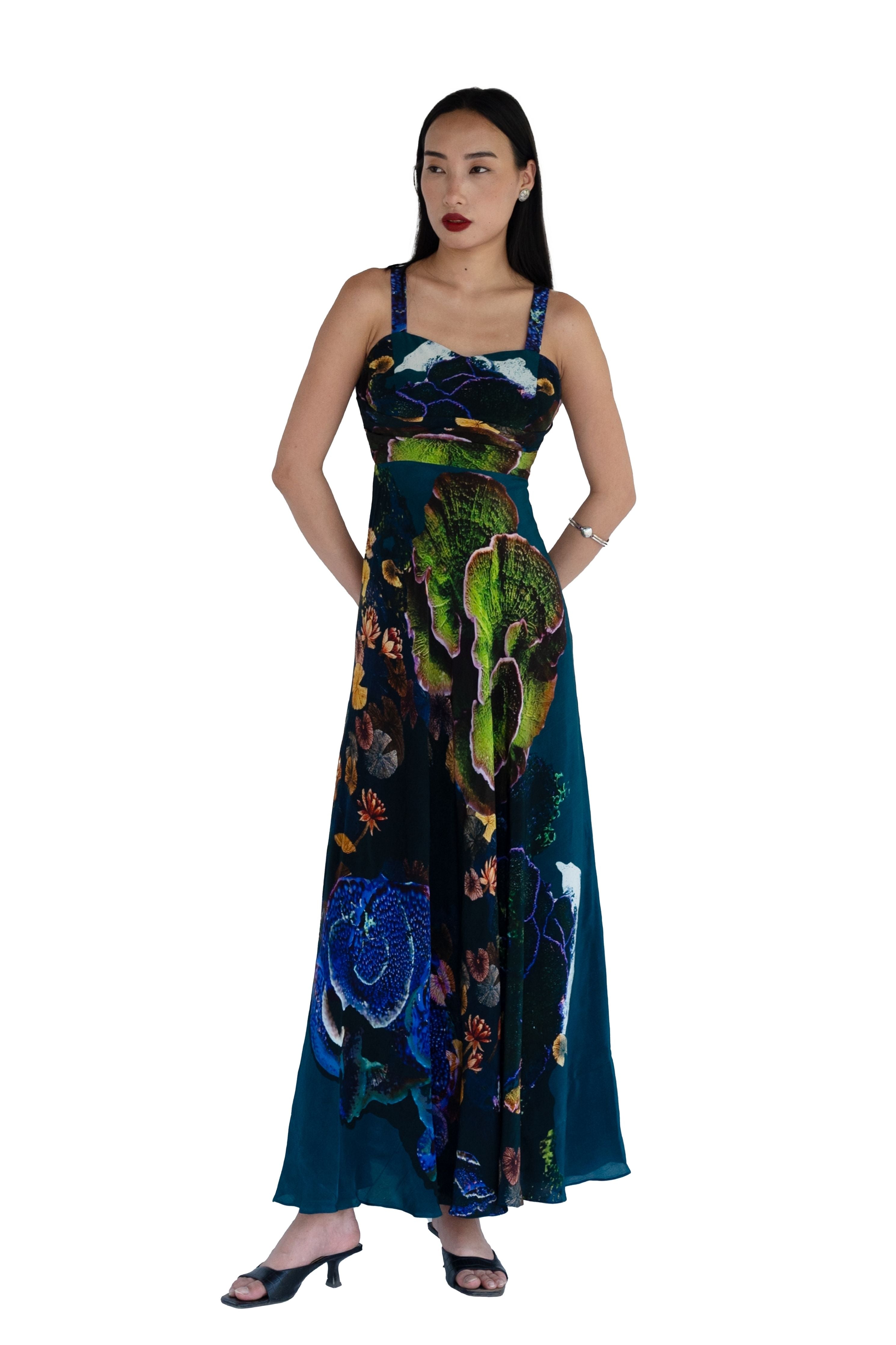 Aroi Dress