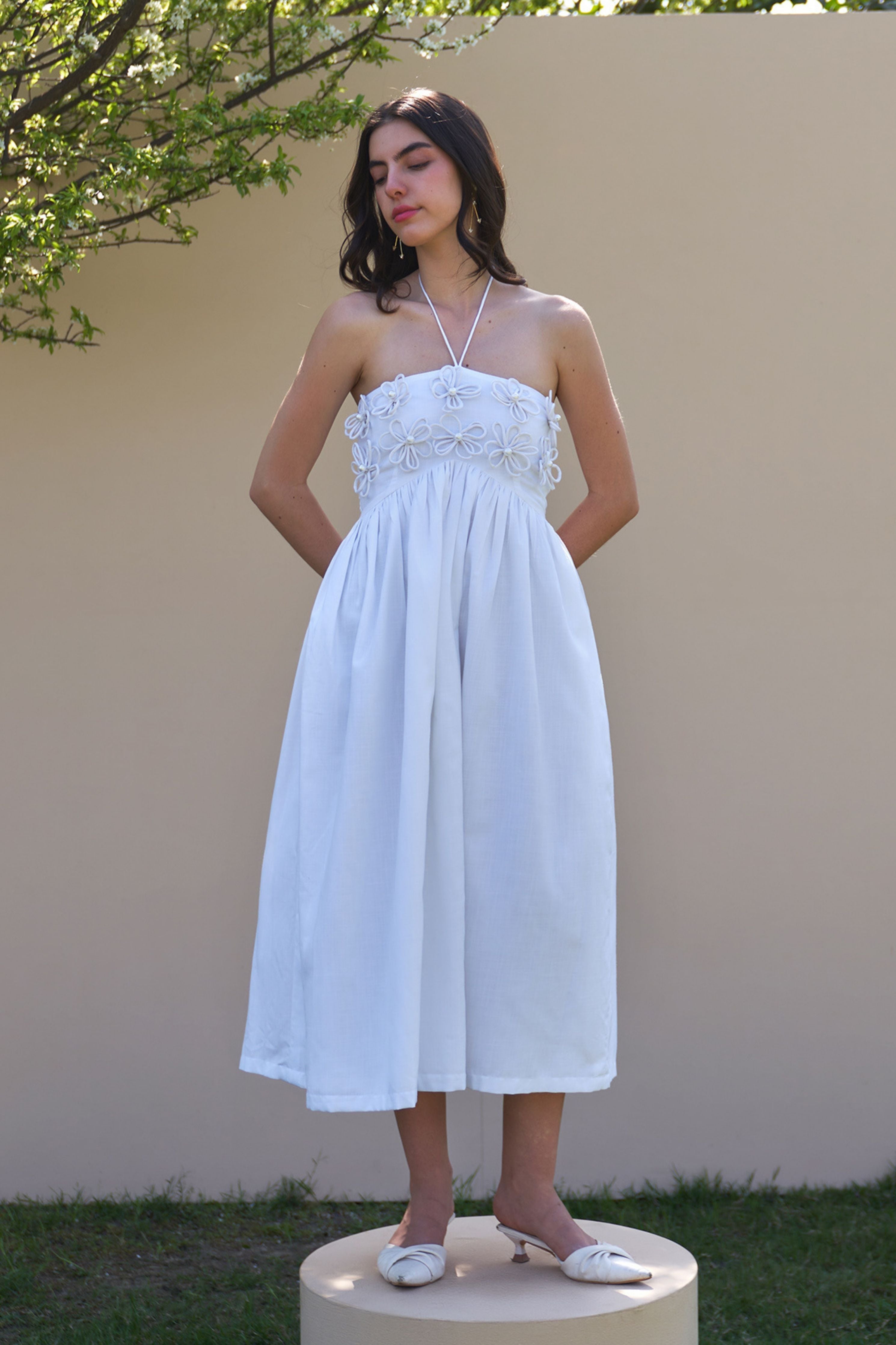 Elle White Midi Dress with Detachable Sleeves