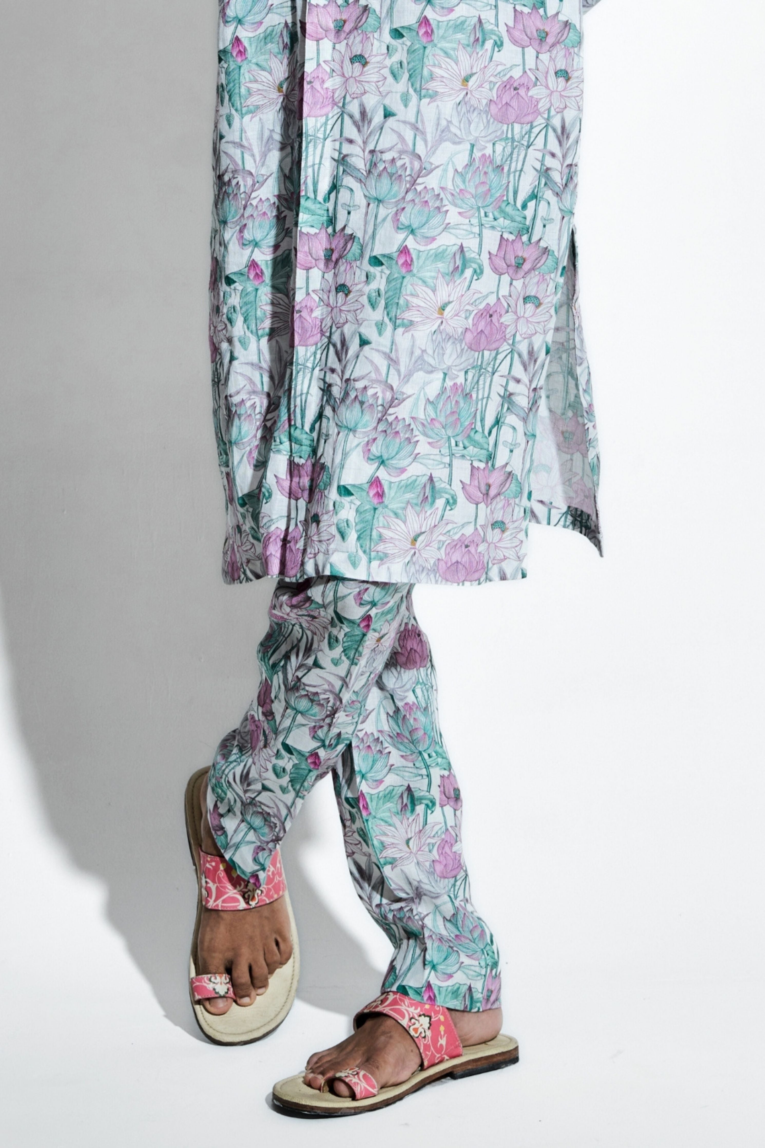 Gautama Lotus Printed Linen Coord Set