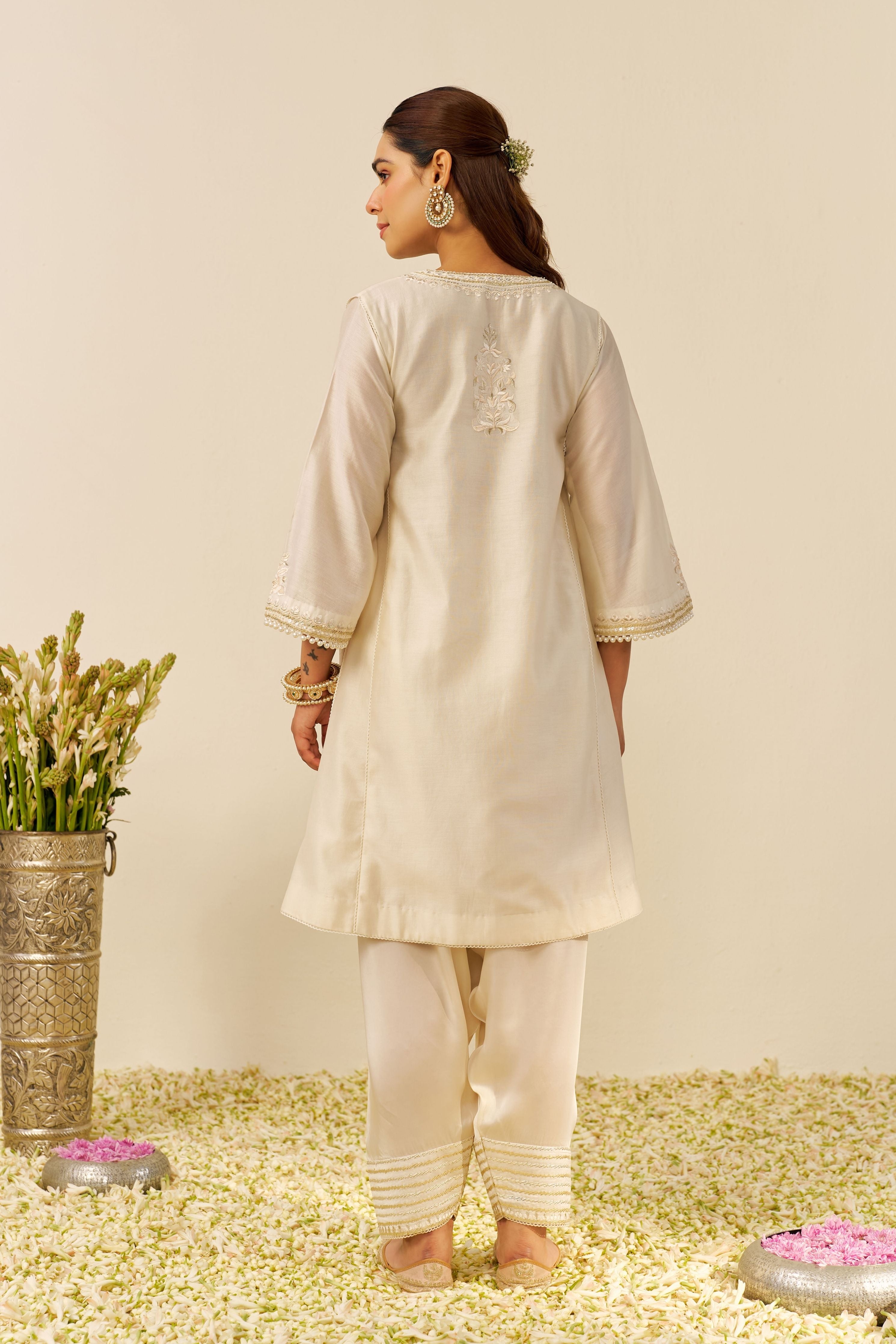 Aiza Short Ivory Chauga Set With Dupatta
