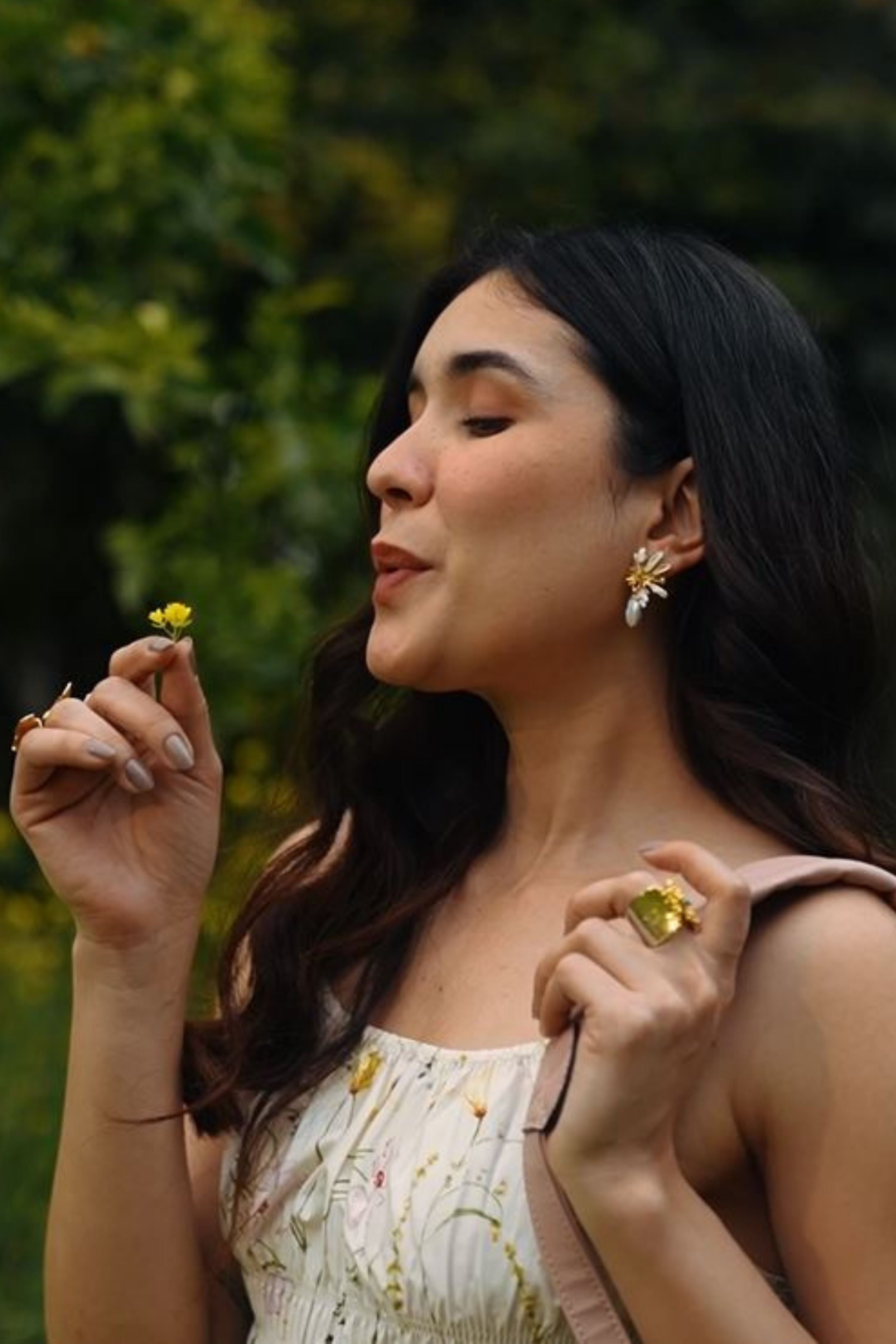 Flowerburst Pearl Drop Studs Snowy White