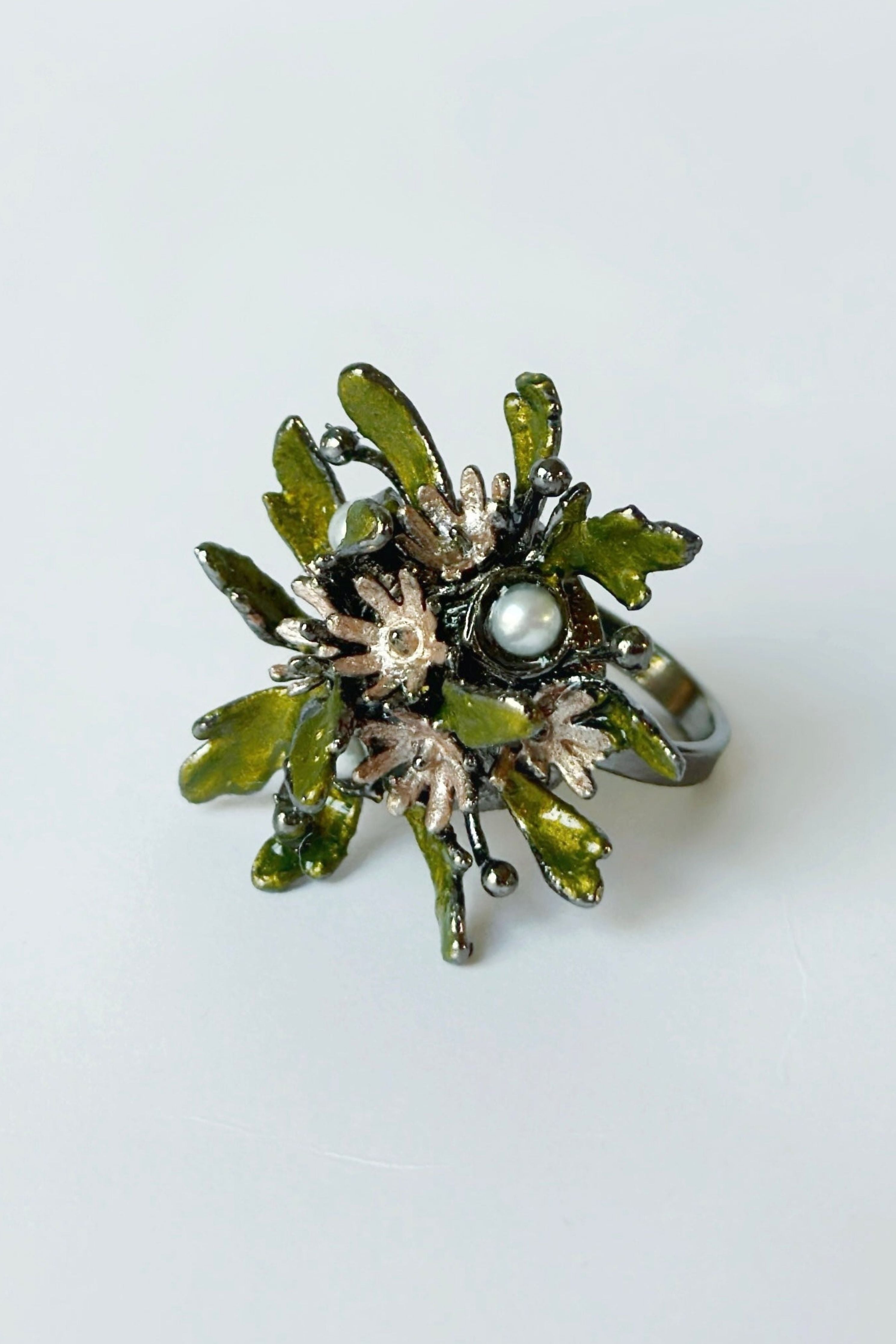 Flowerburst Ring  Black