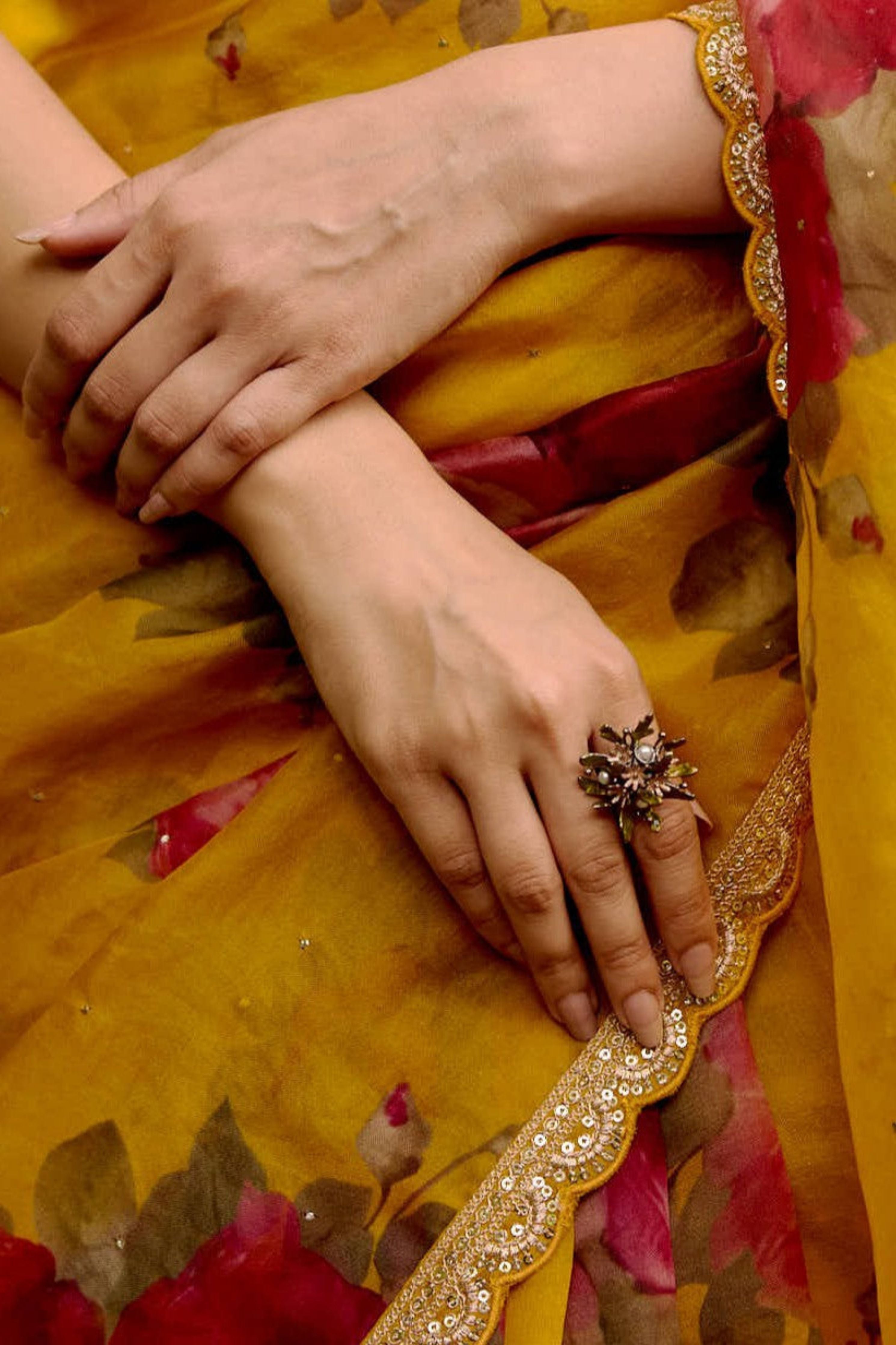 Flowerburst Ring  Black