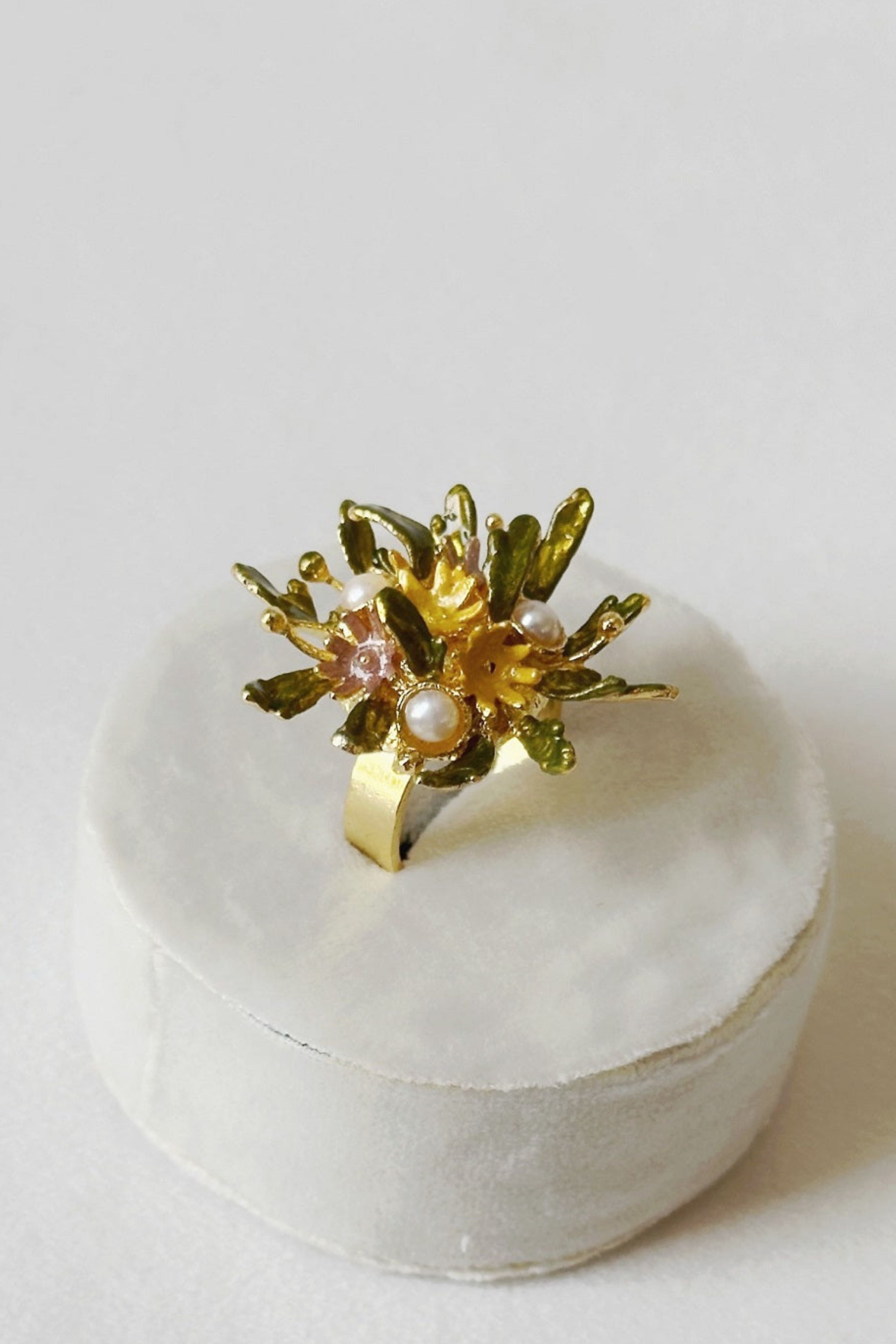 Flowerburst Ring Pastel Garden