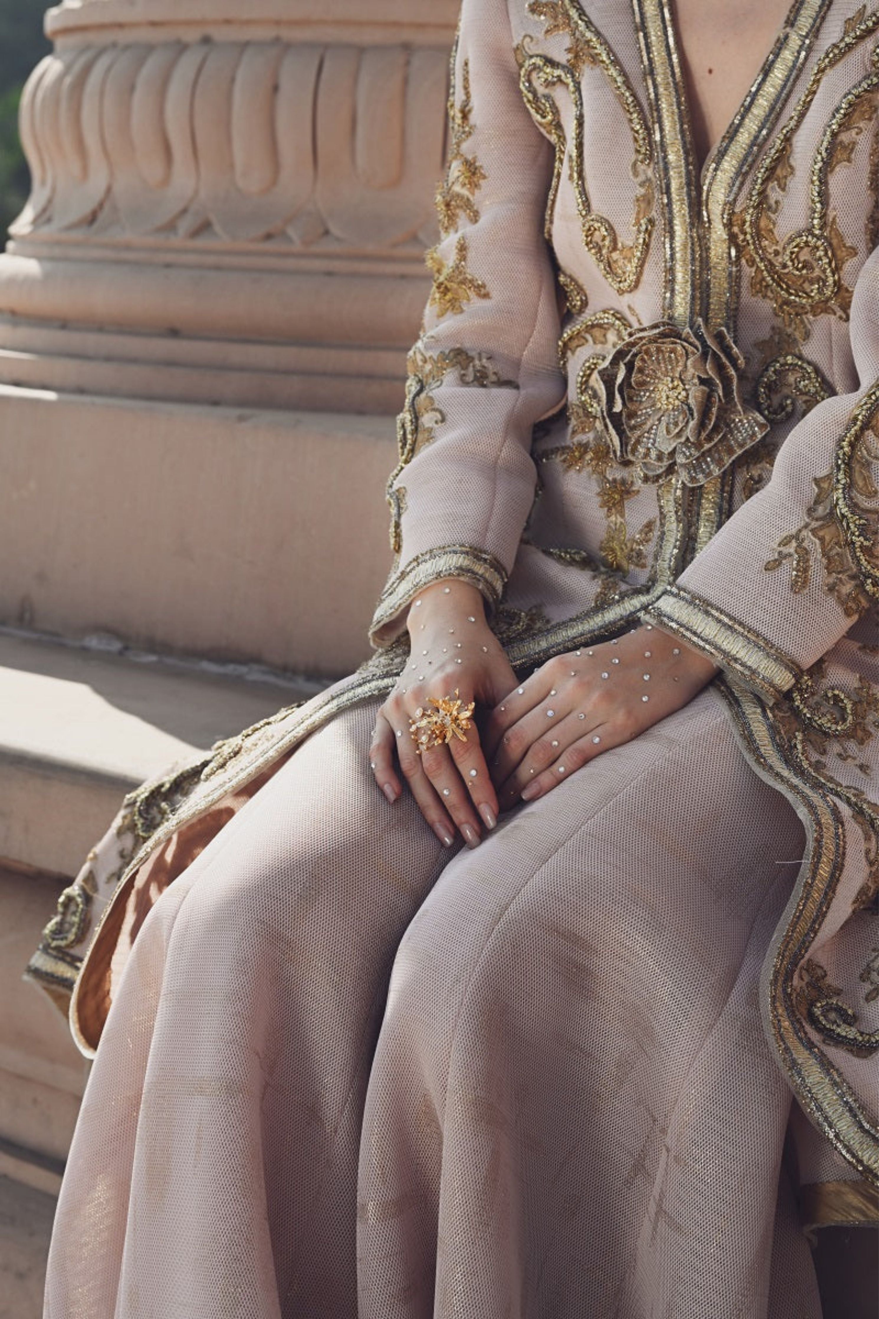 Flowerburst Ring  Snowy White