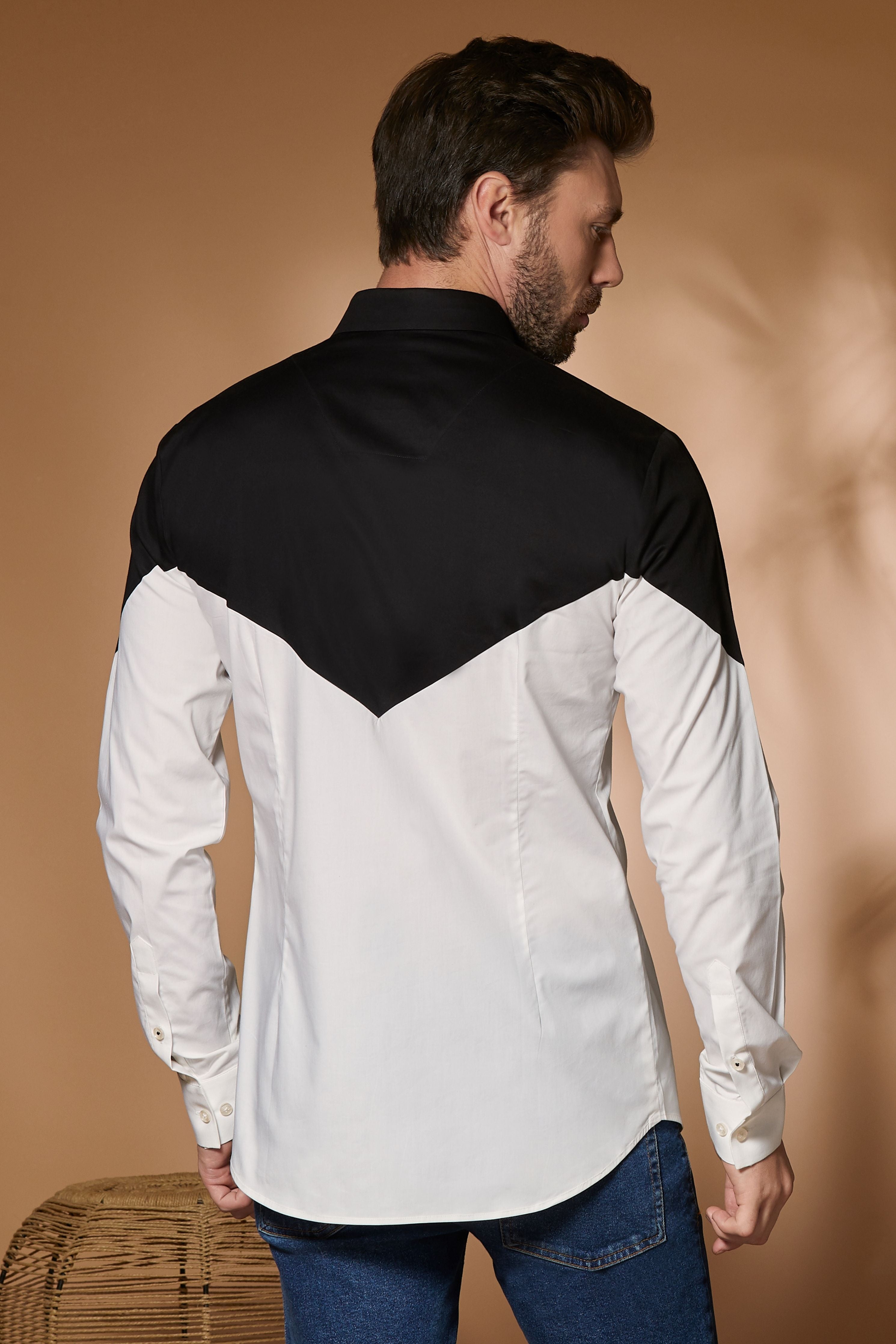 Chevron White-Black
