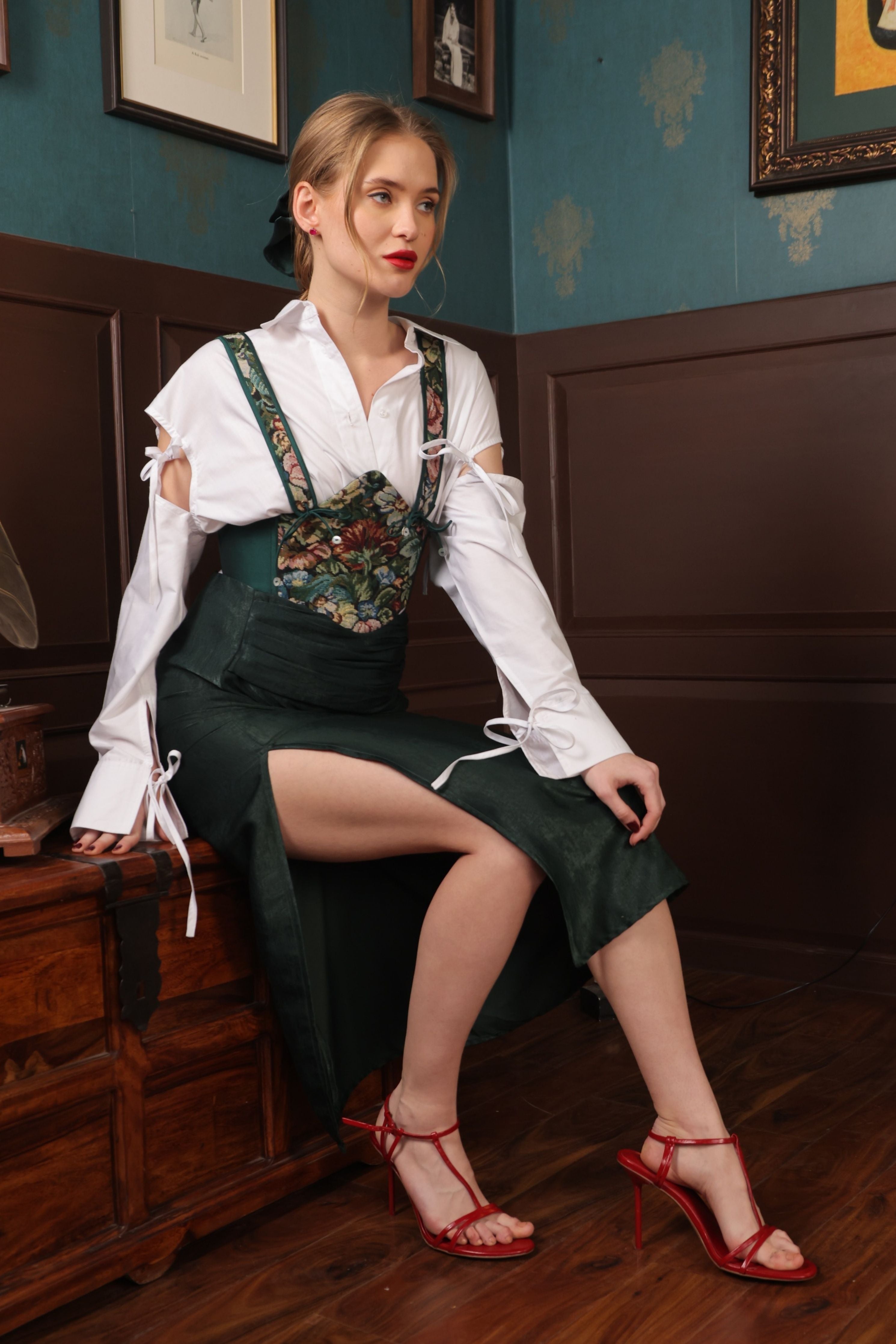Emerald Poise Skirt Set