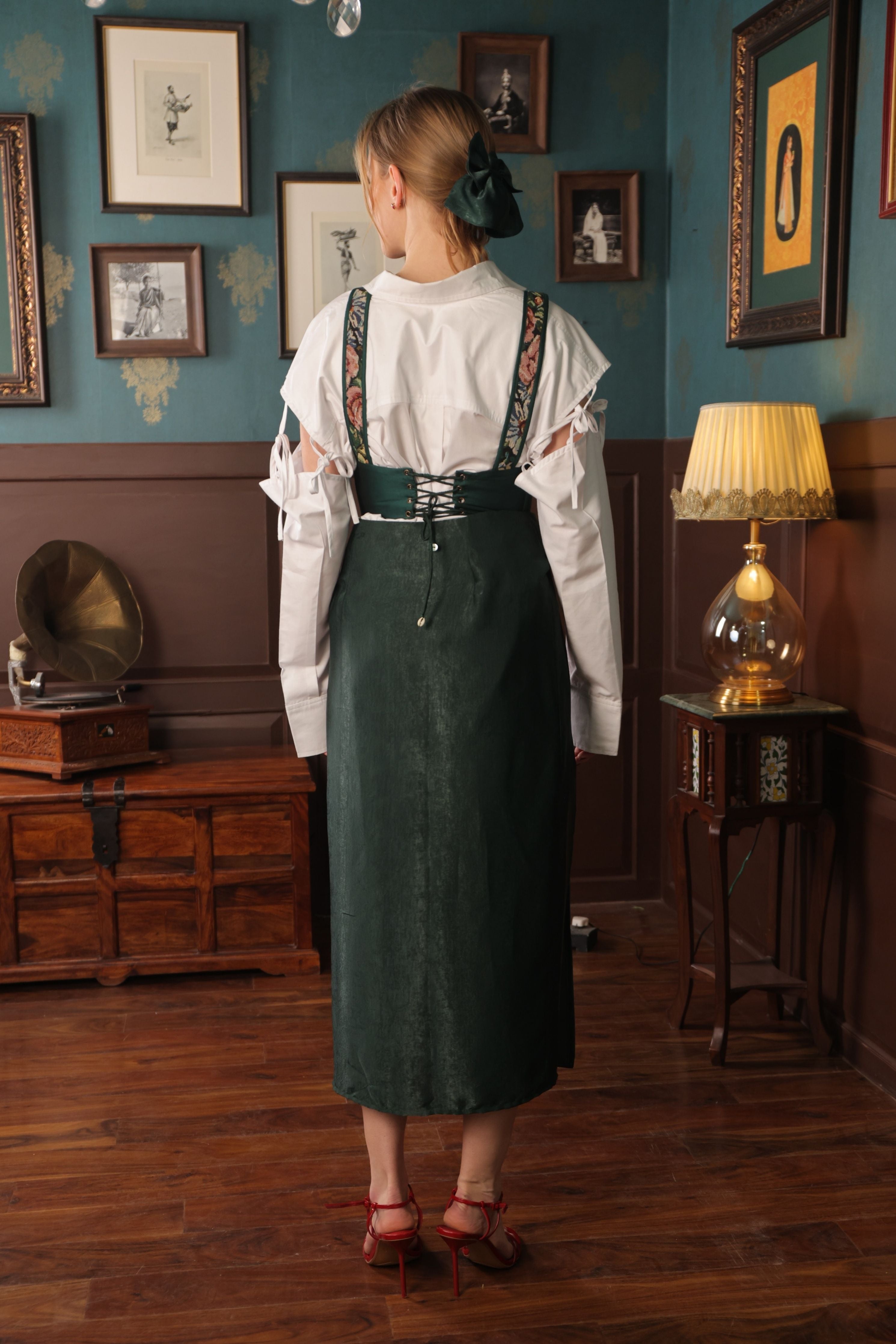 Emerald Poise Skirt Set