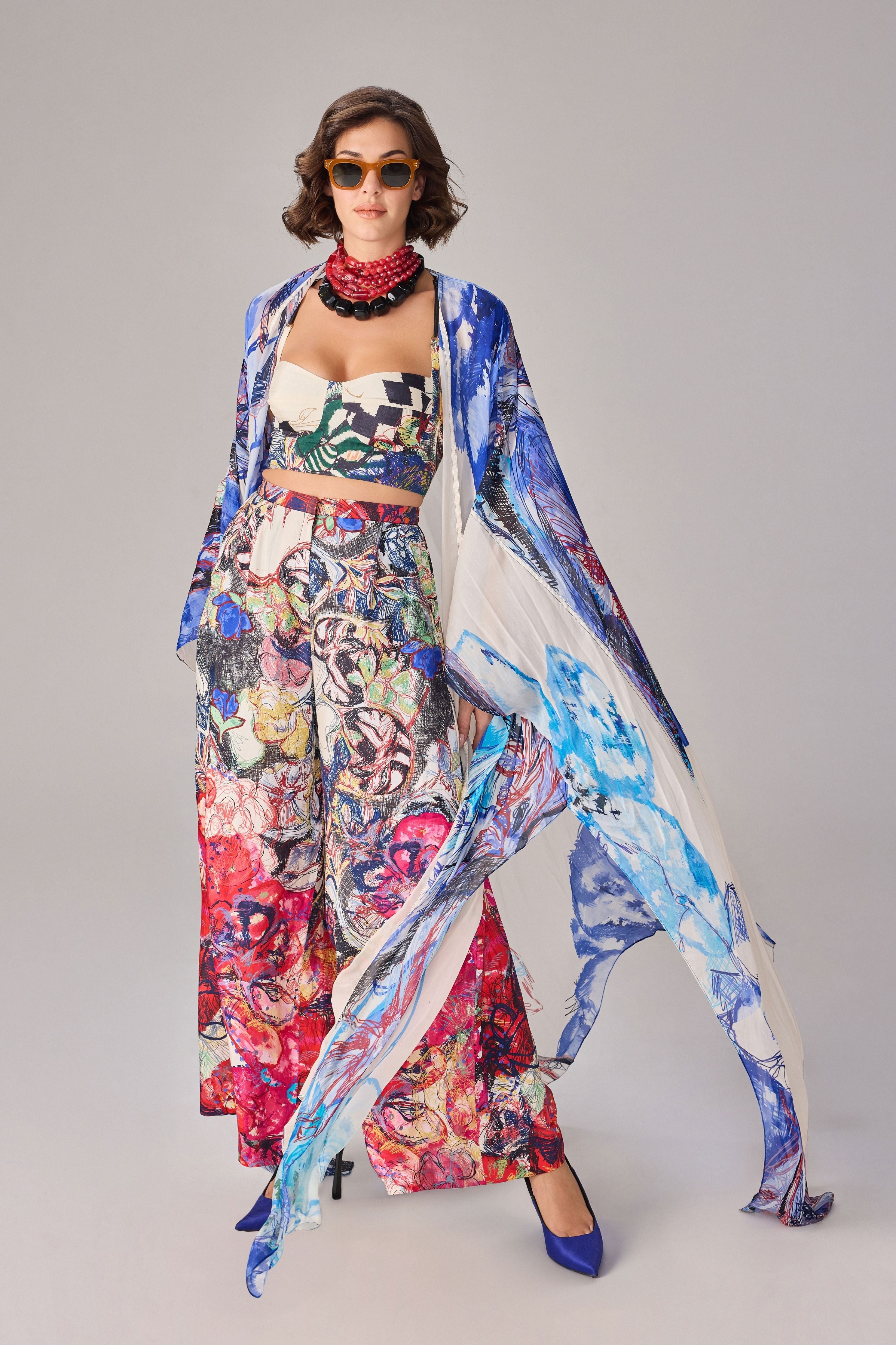 Dolly Cape set