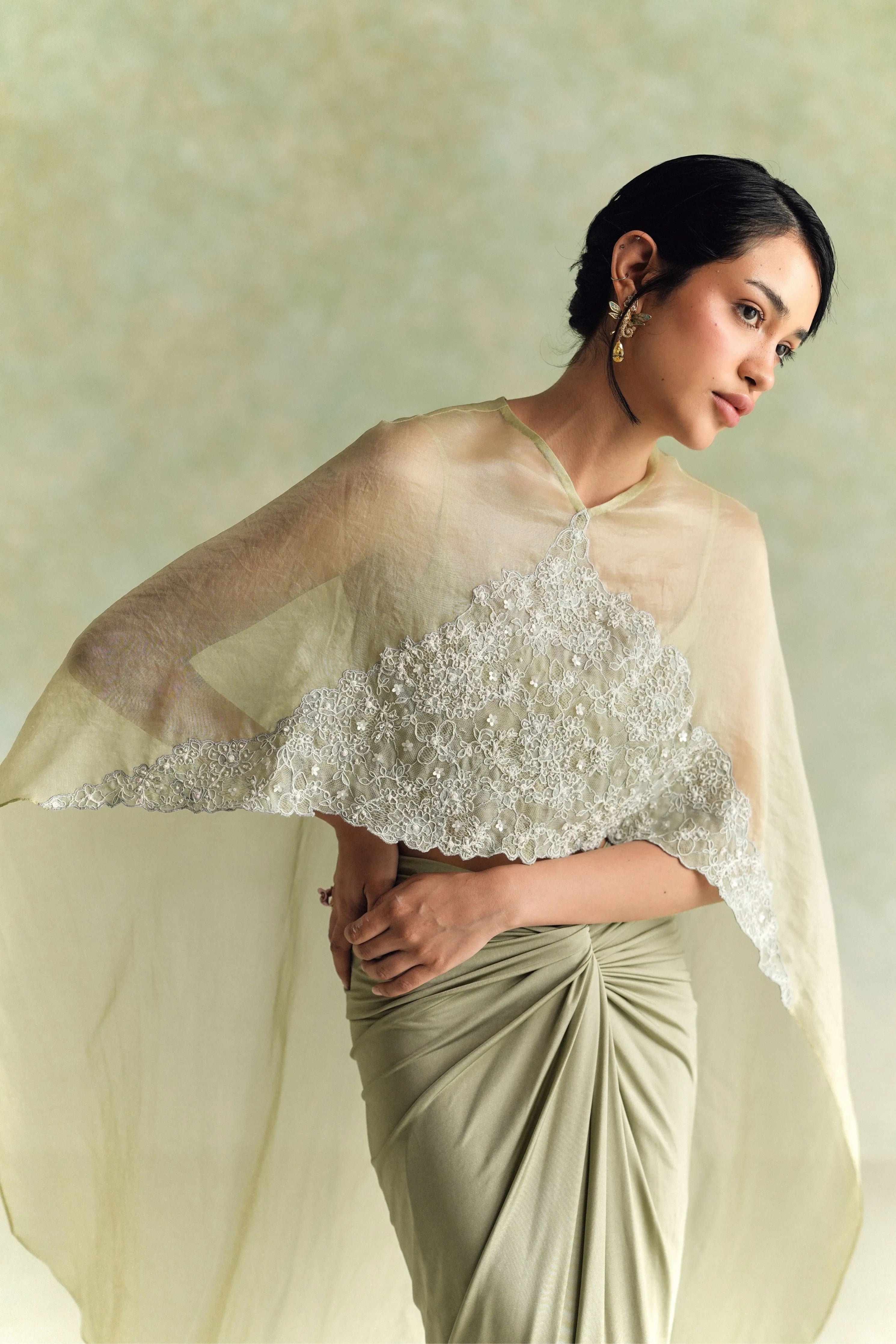 Magnolia Cape Set