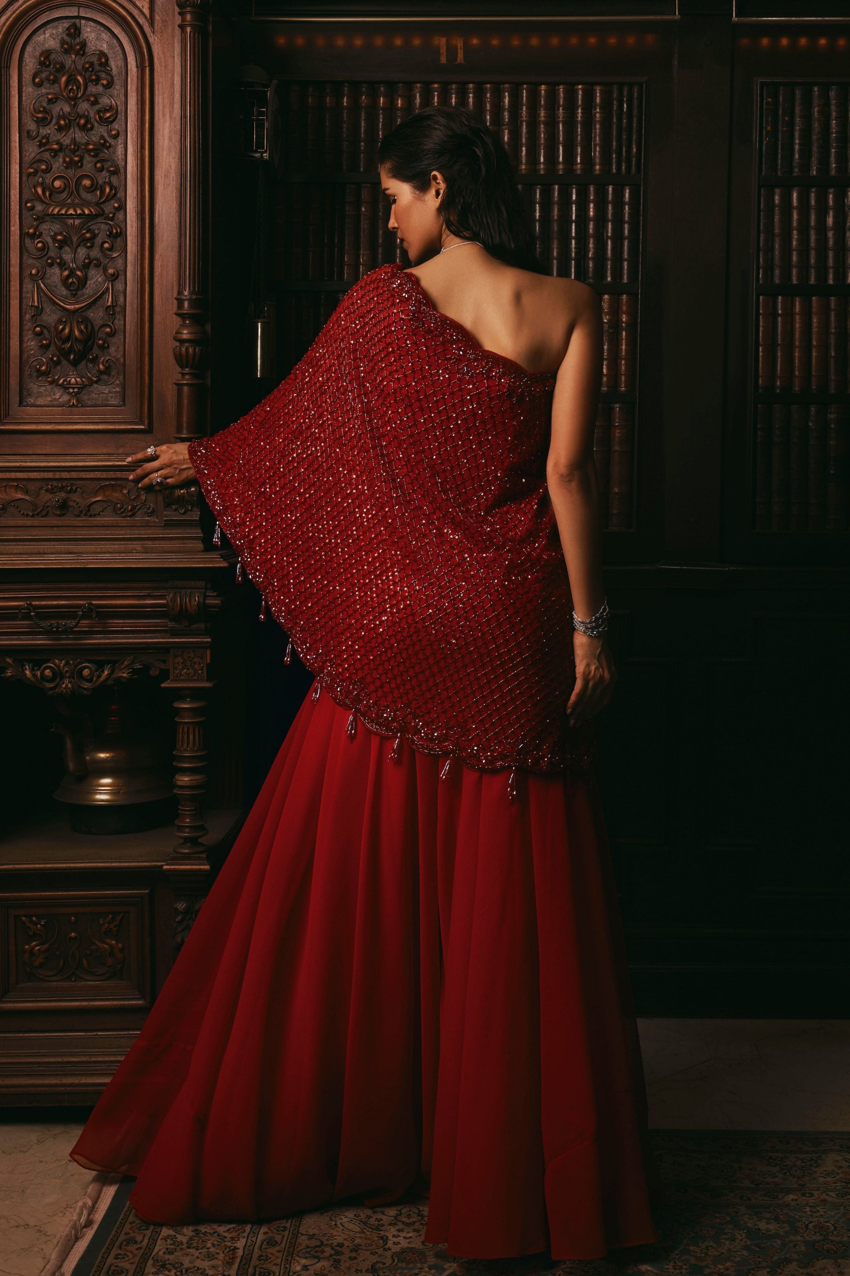 Crescent Cape Set