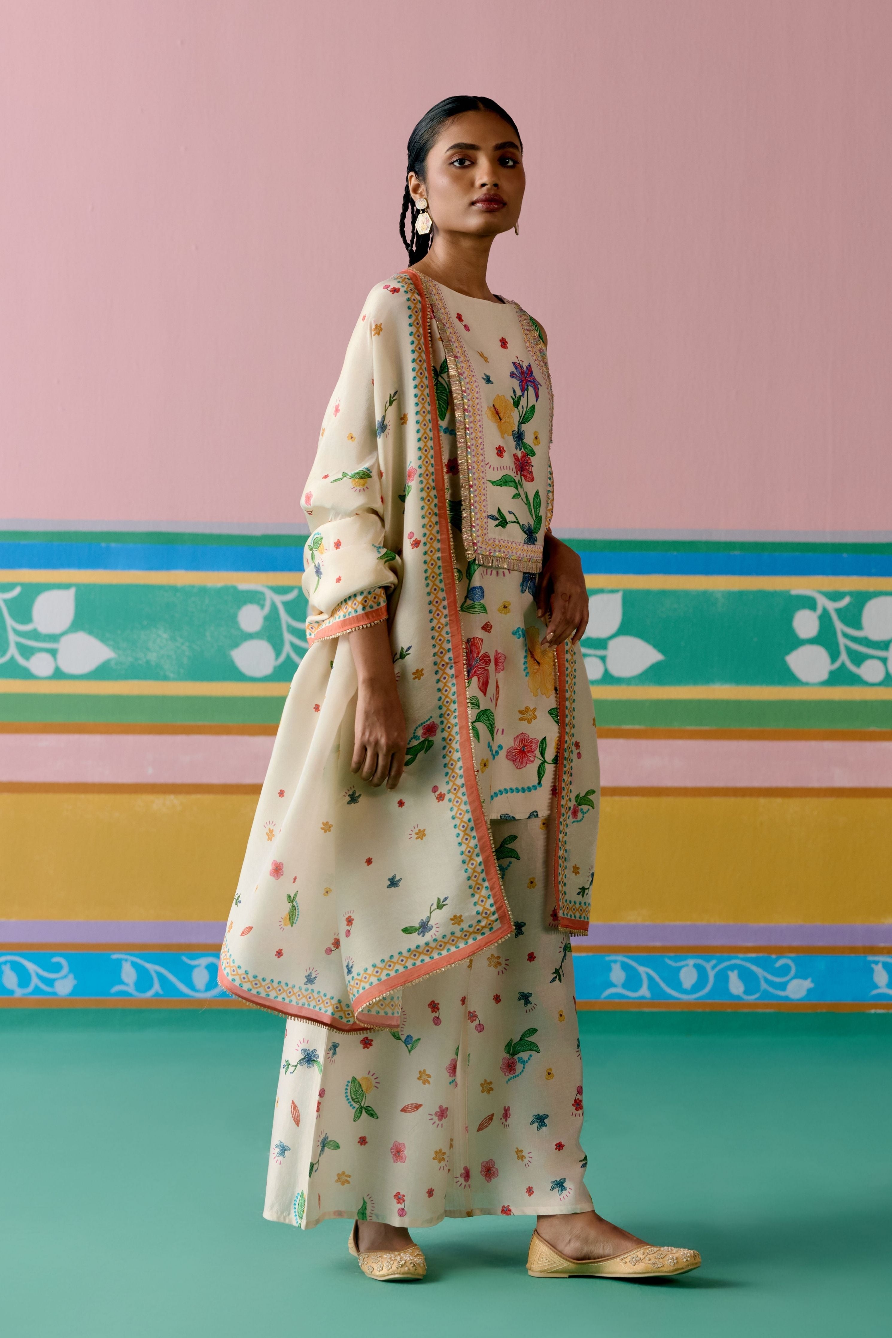 Ecru Floral Sleeveless Kurta Set