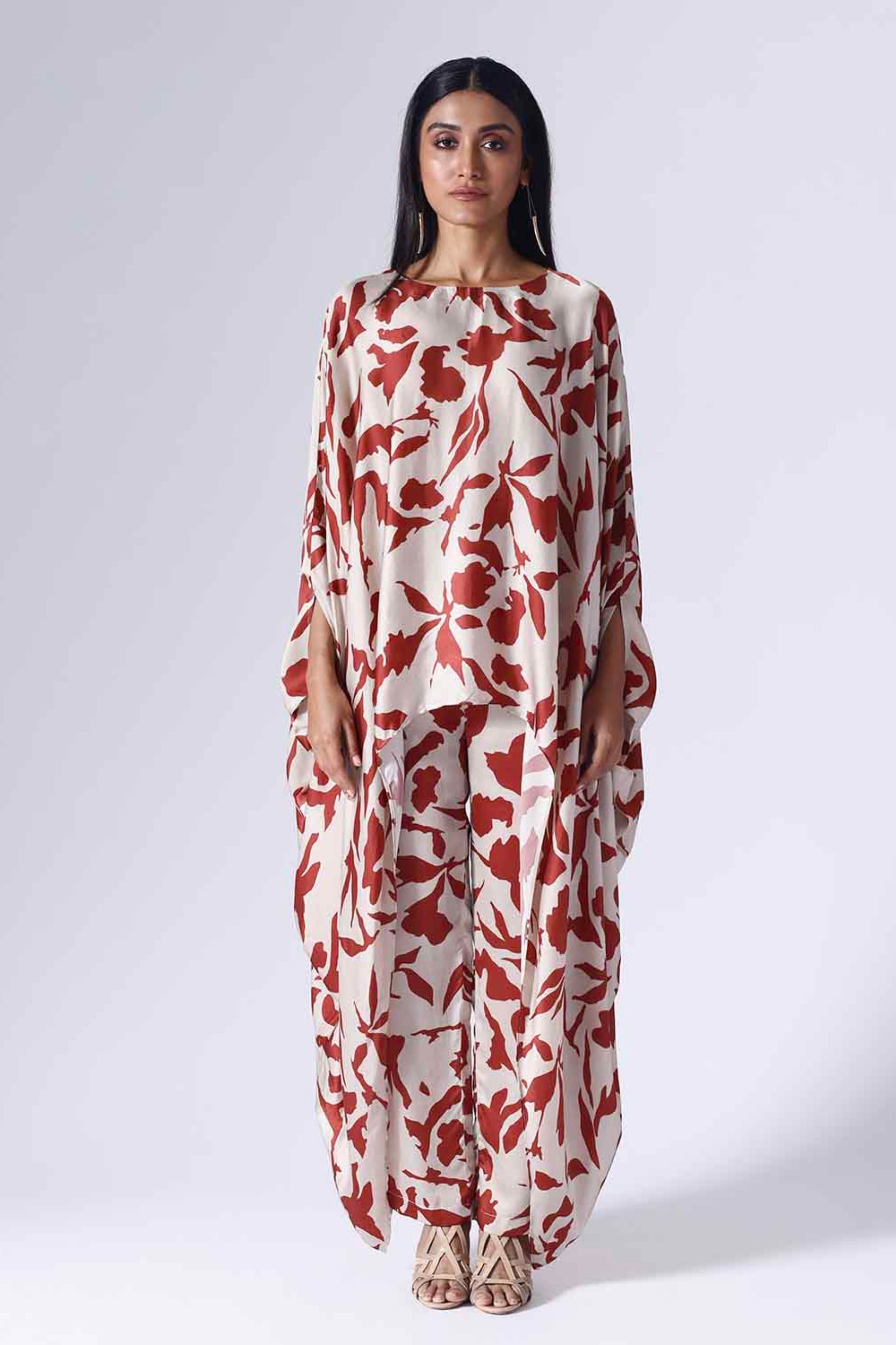 Foliage Taupe Poncho Set