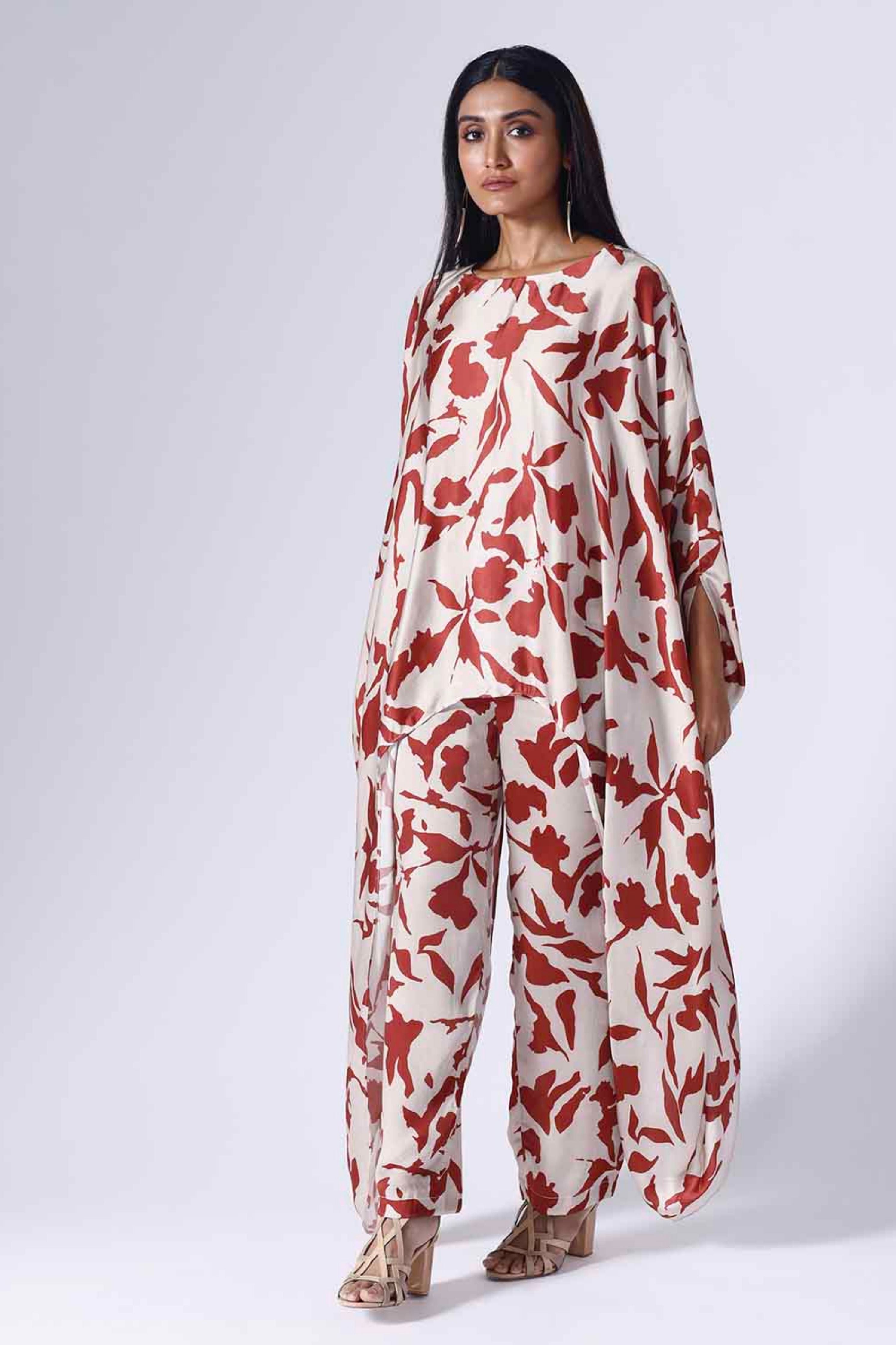 Foliage Taupe Poncho Set
