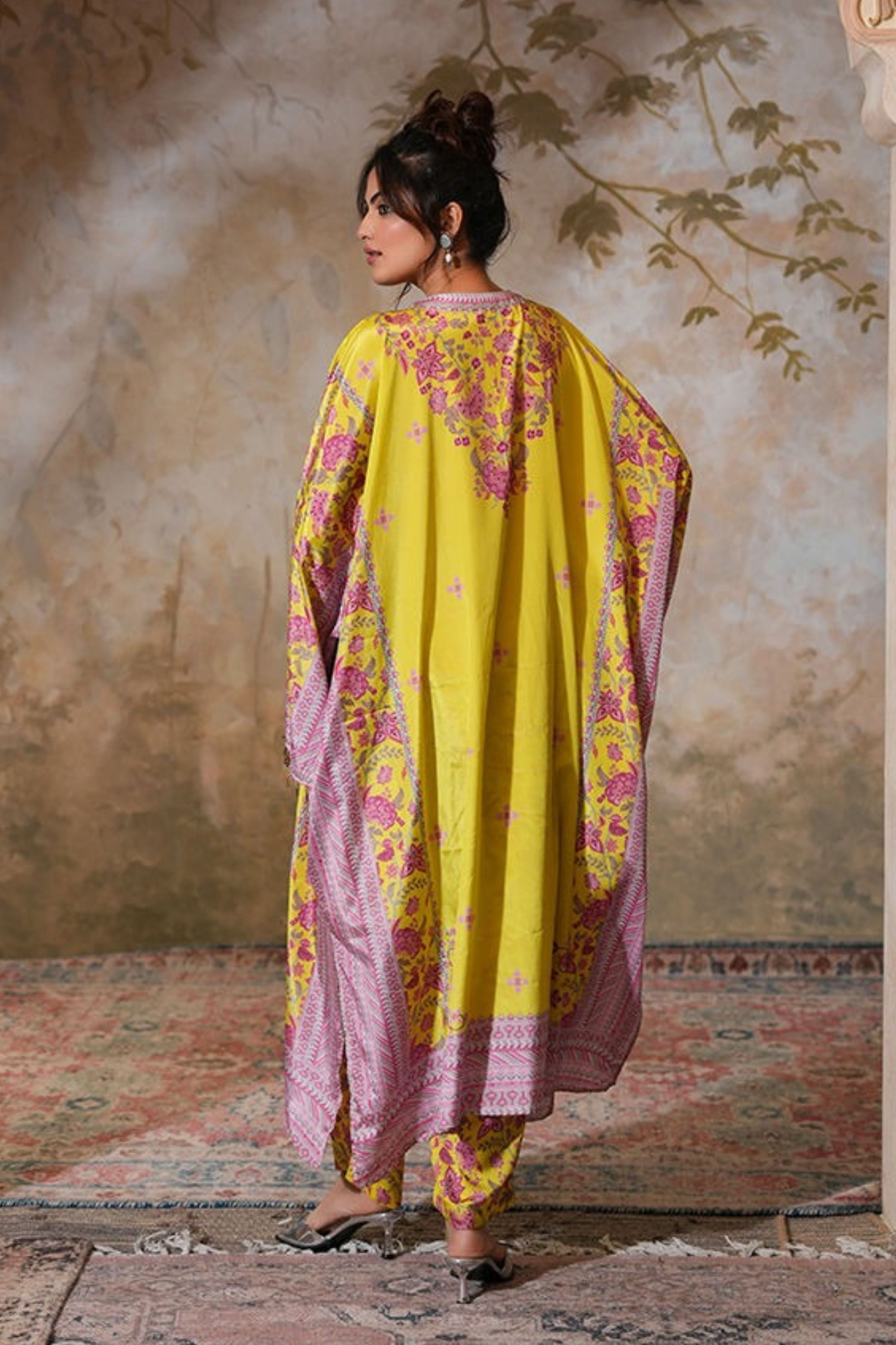 Nargis Naayab Kaftan Set