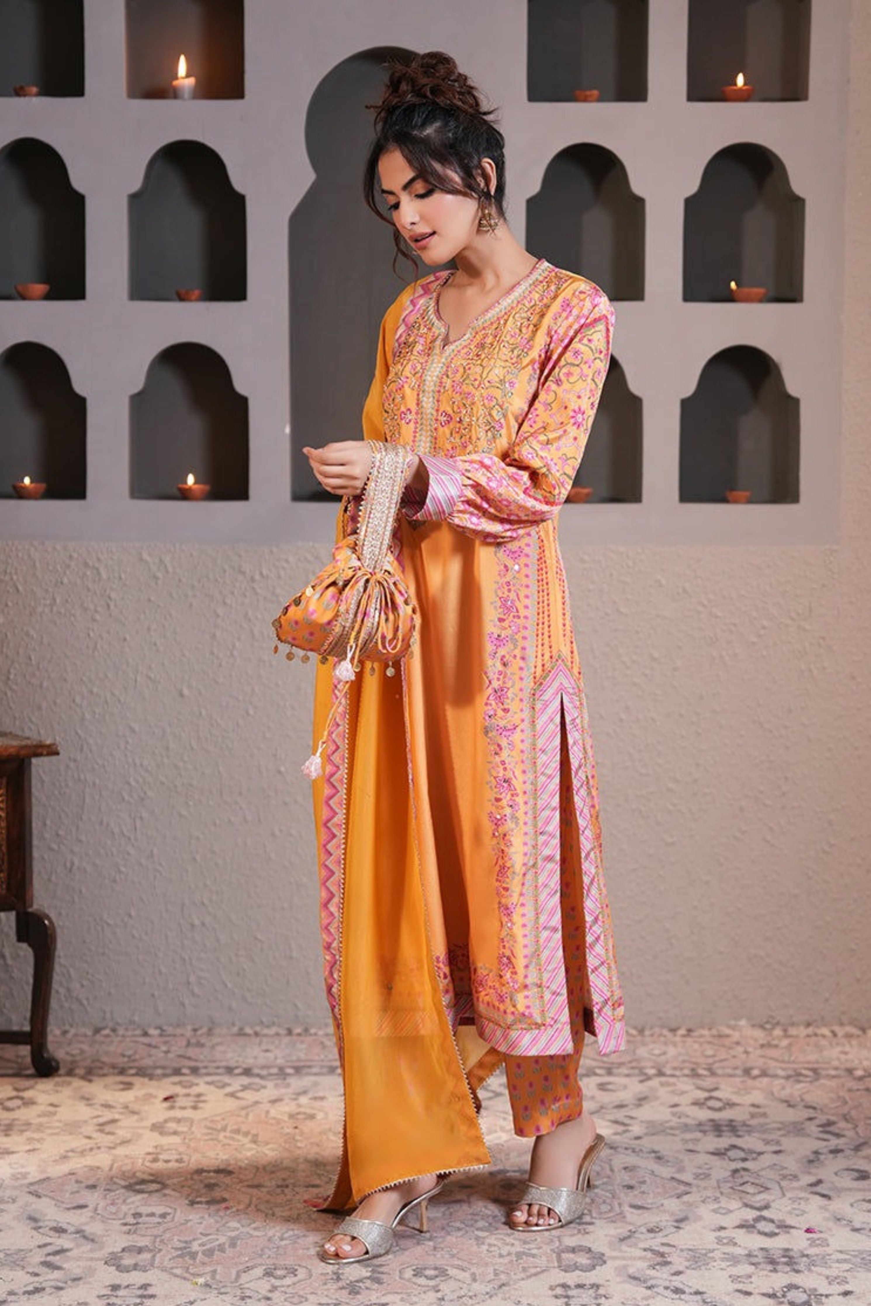 Mehreen Gulabi Kurta Set With Dupatta