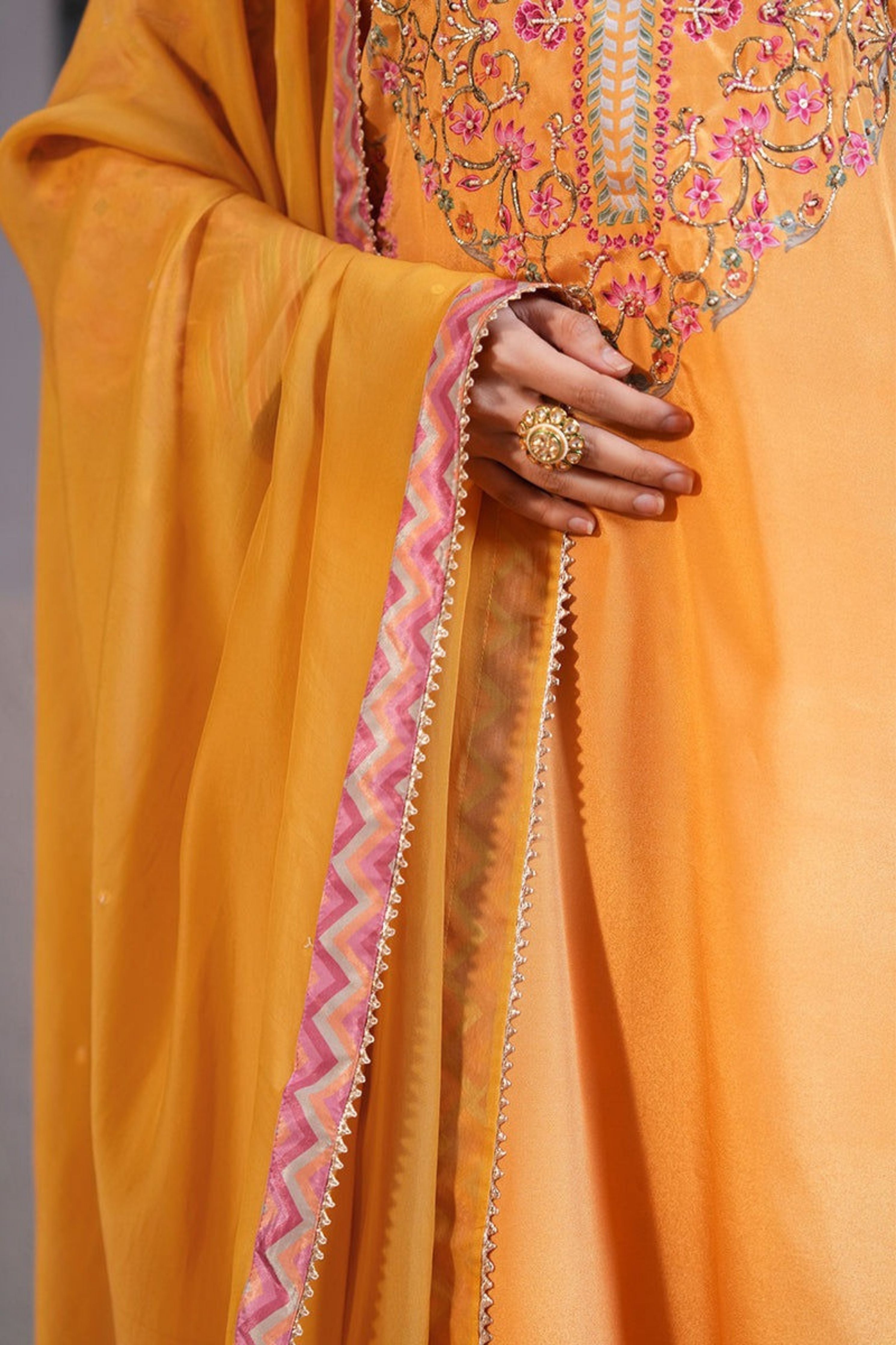 Mehreen Gulabi Kurta Set With Dupatta