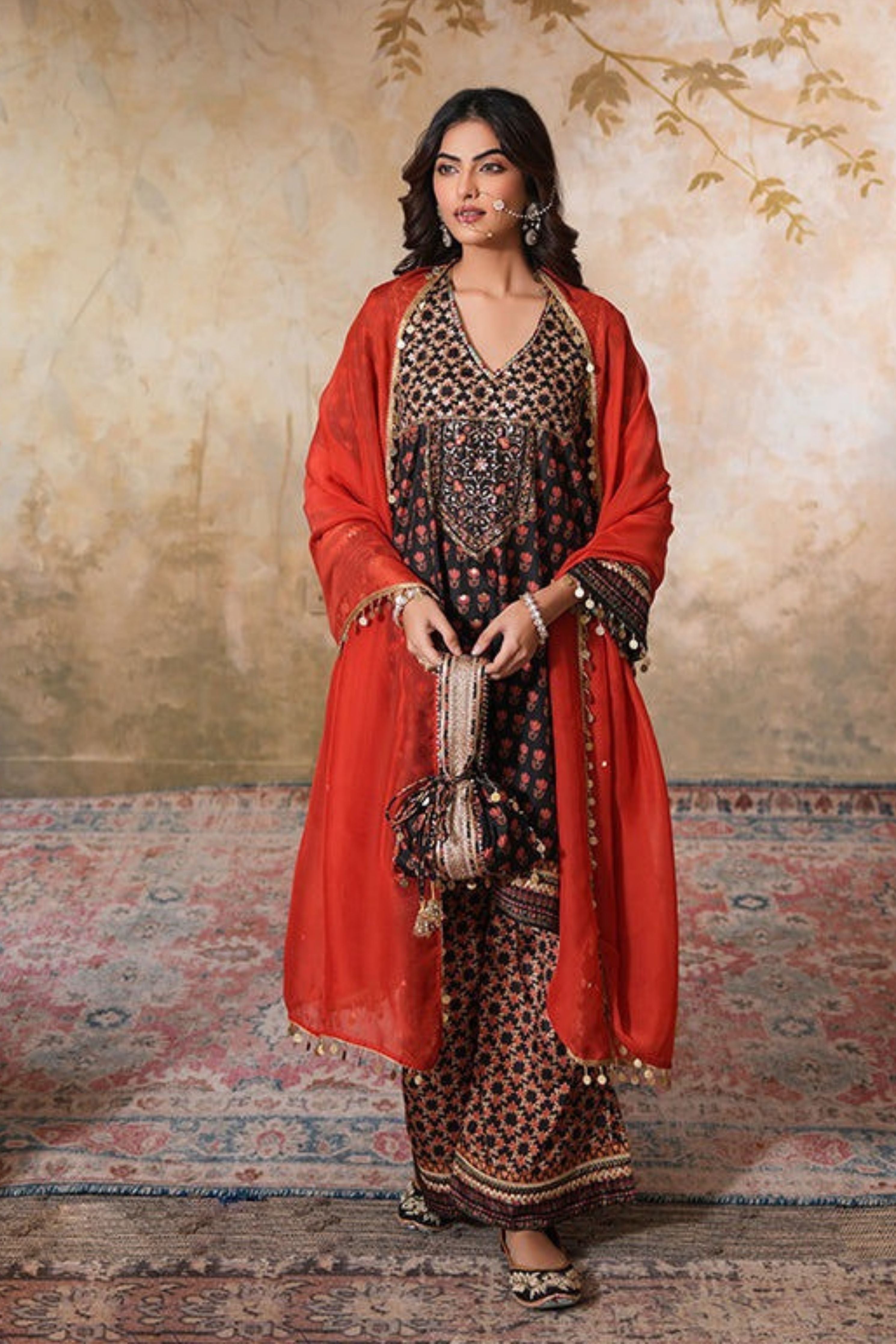 Siyah Sitara Potli