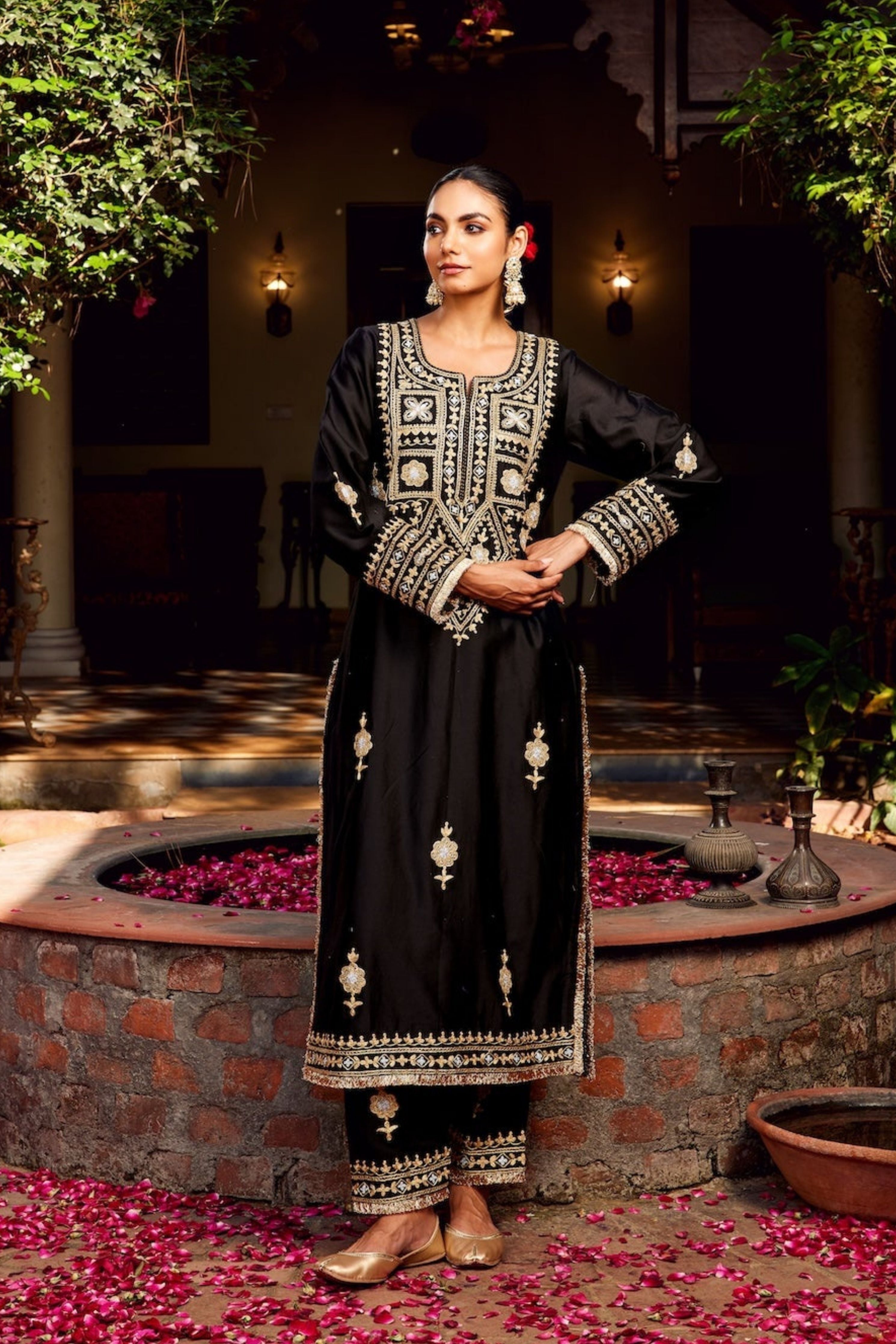 Black Inayat Kurta Set