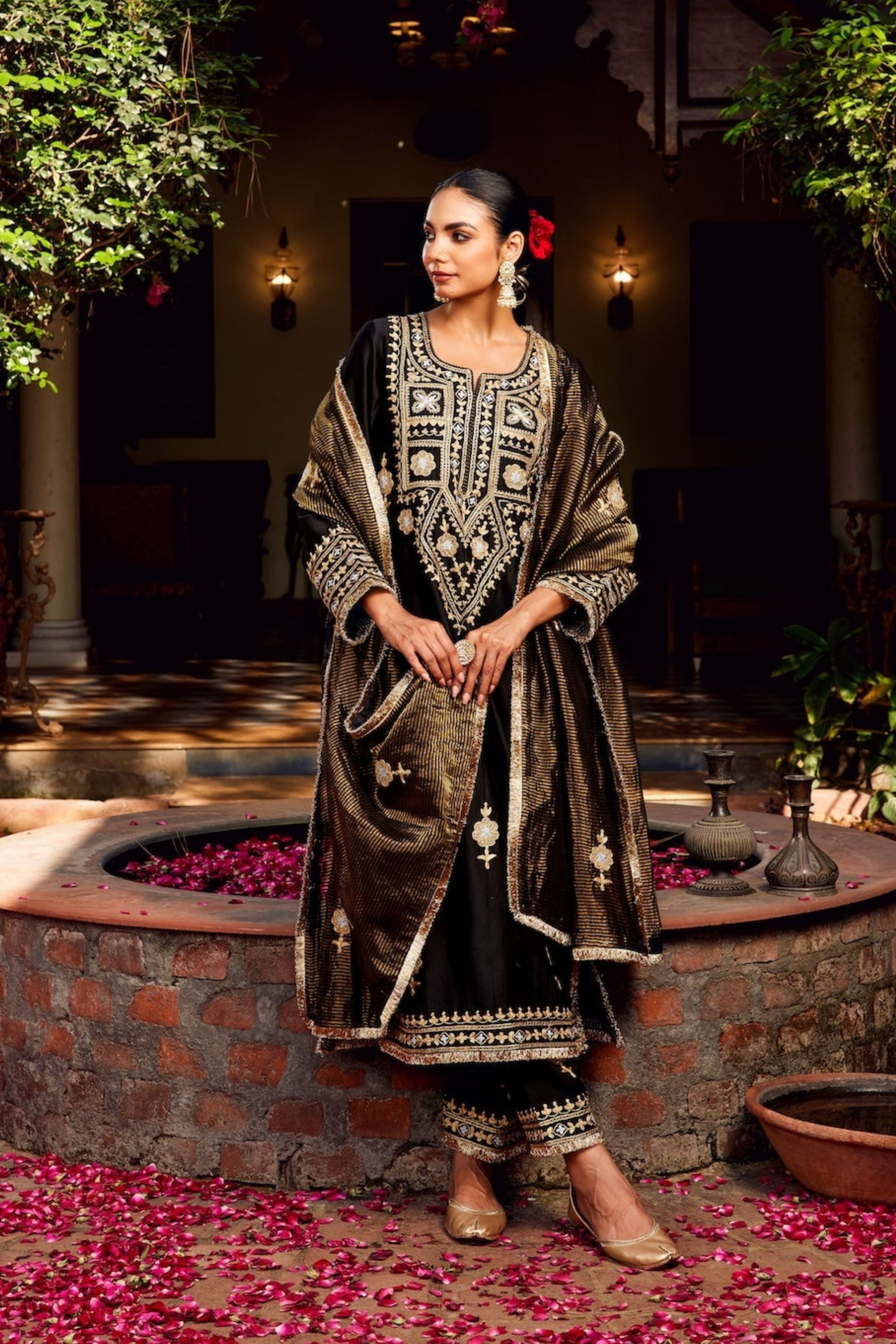 Black Inayat Kurta Set
