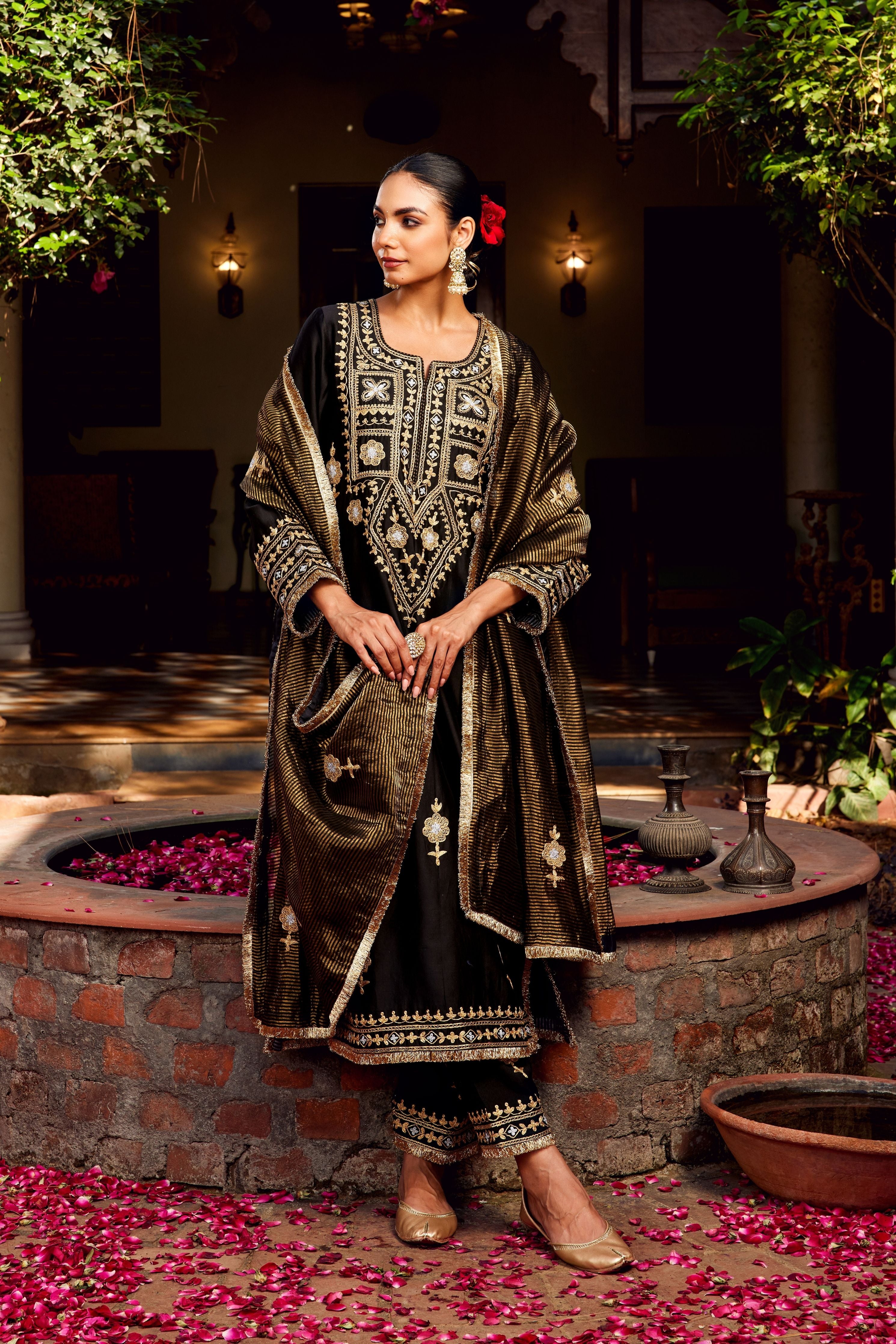 Black Inayat Kurta Set