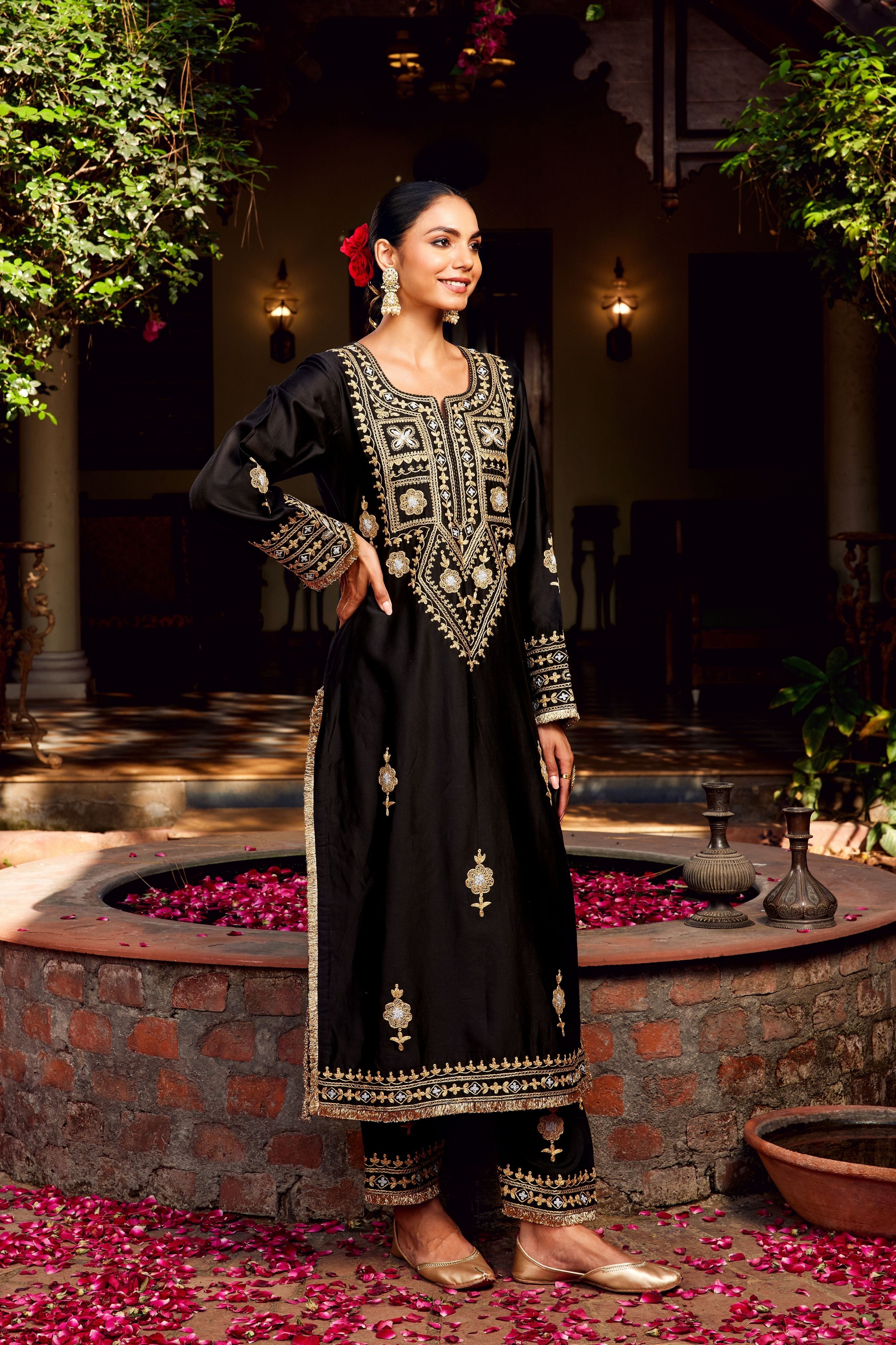 Black Inayat Kurta Set