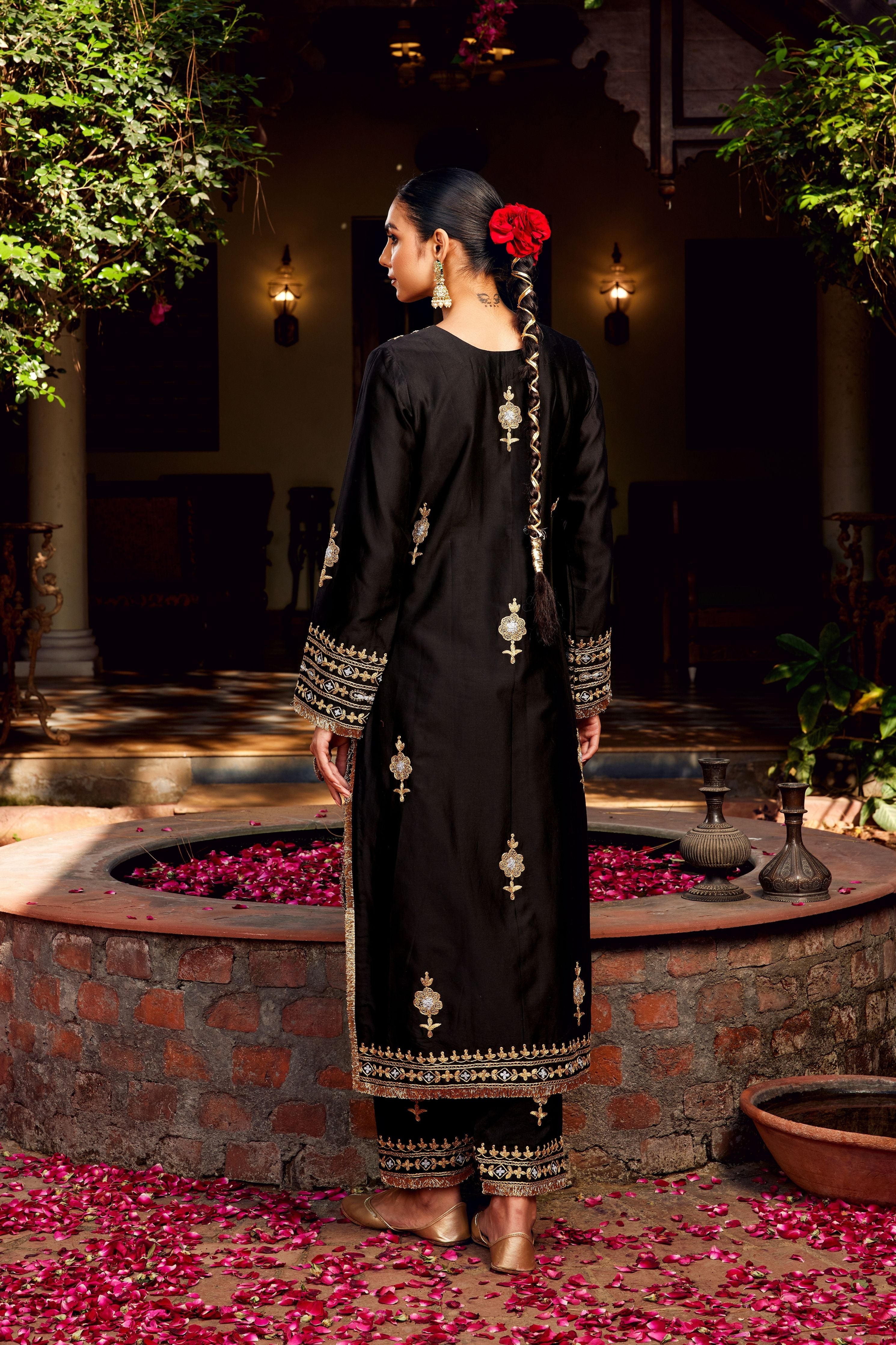 Black Inayat Kurta Set