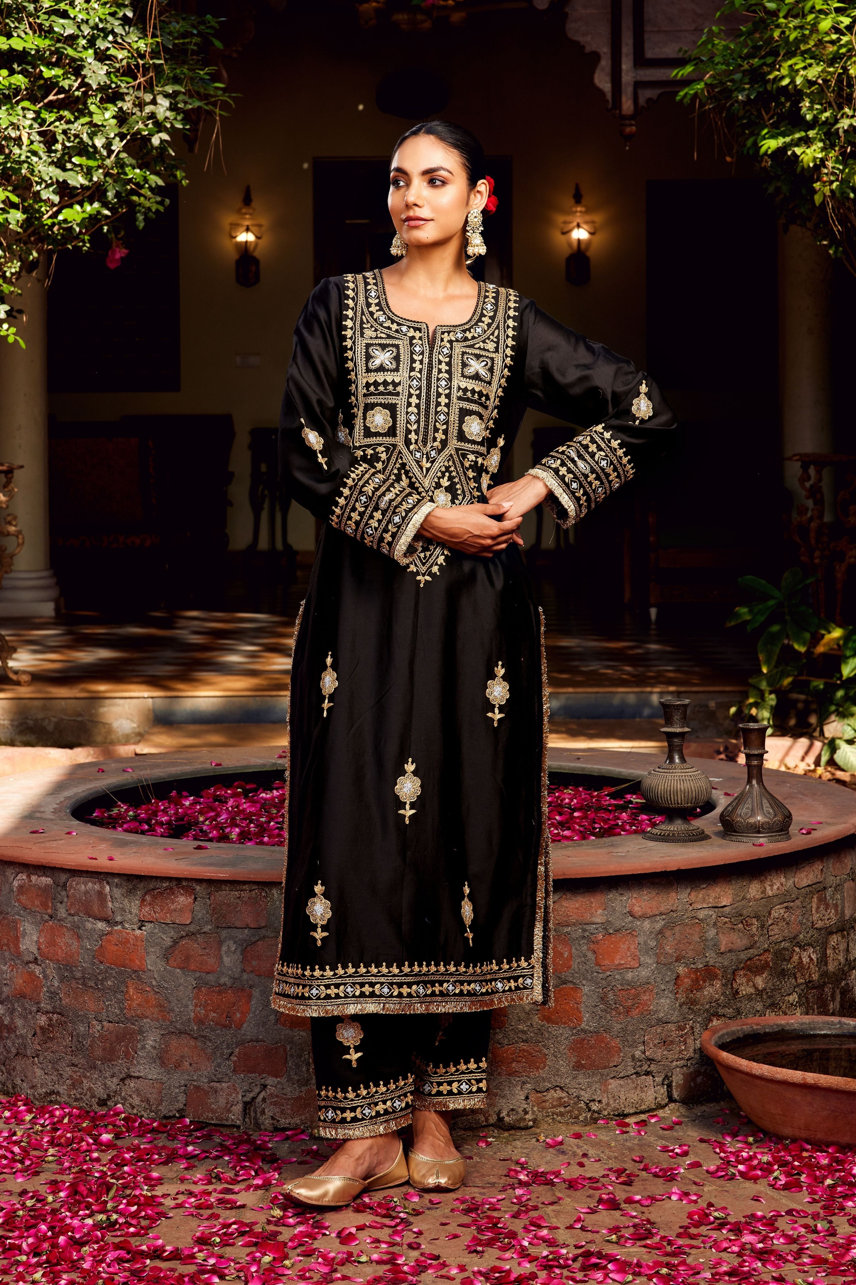 Black Inayat Kurta Set