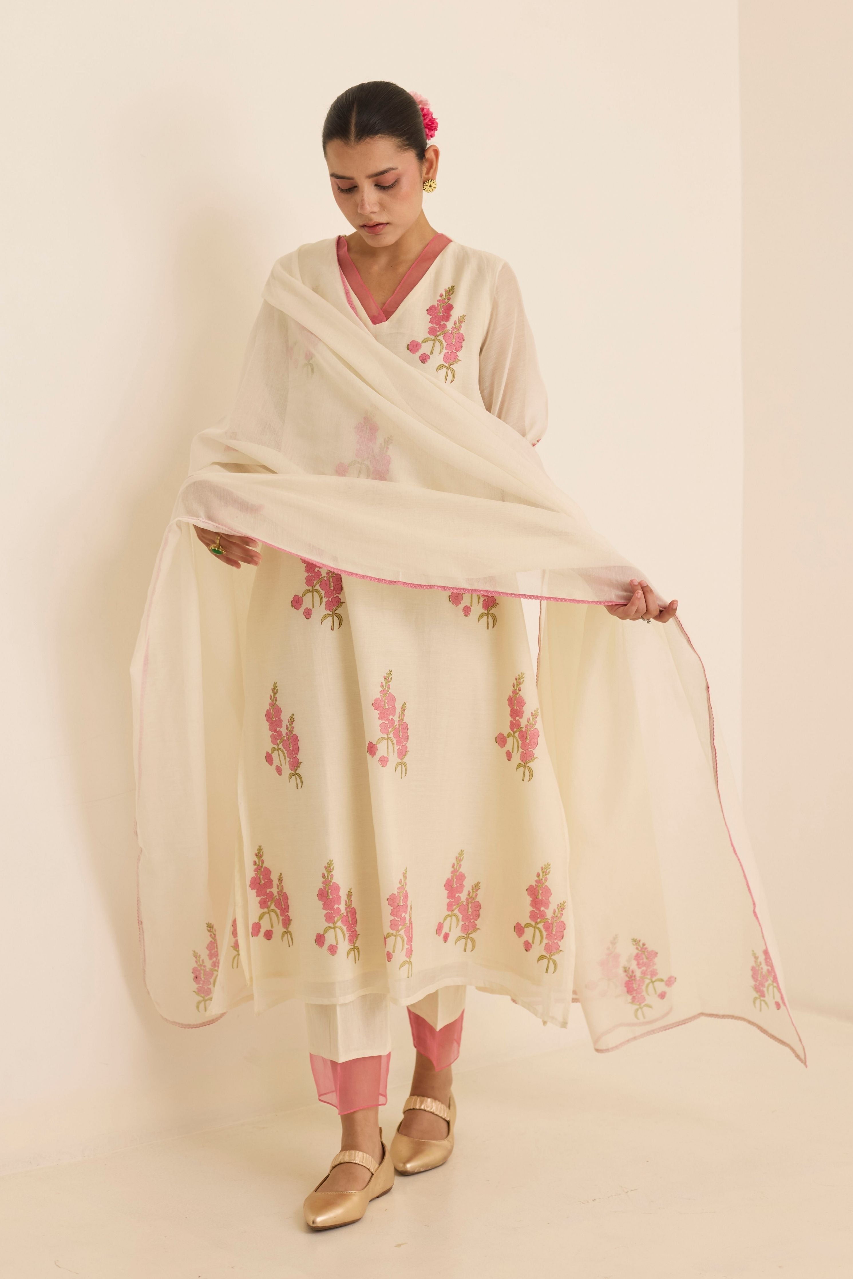 Ava Kurta Set