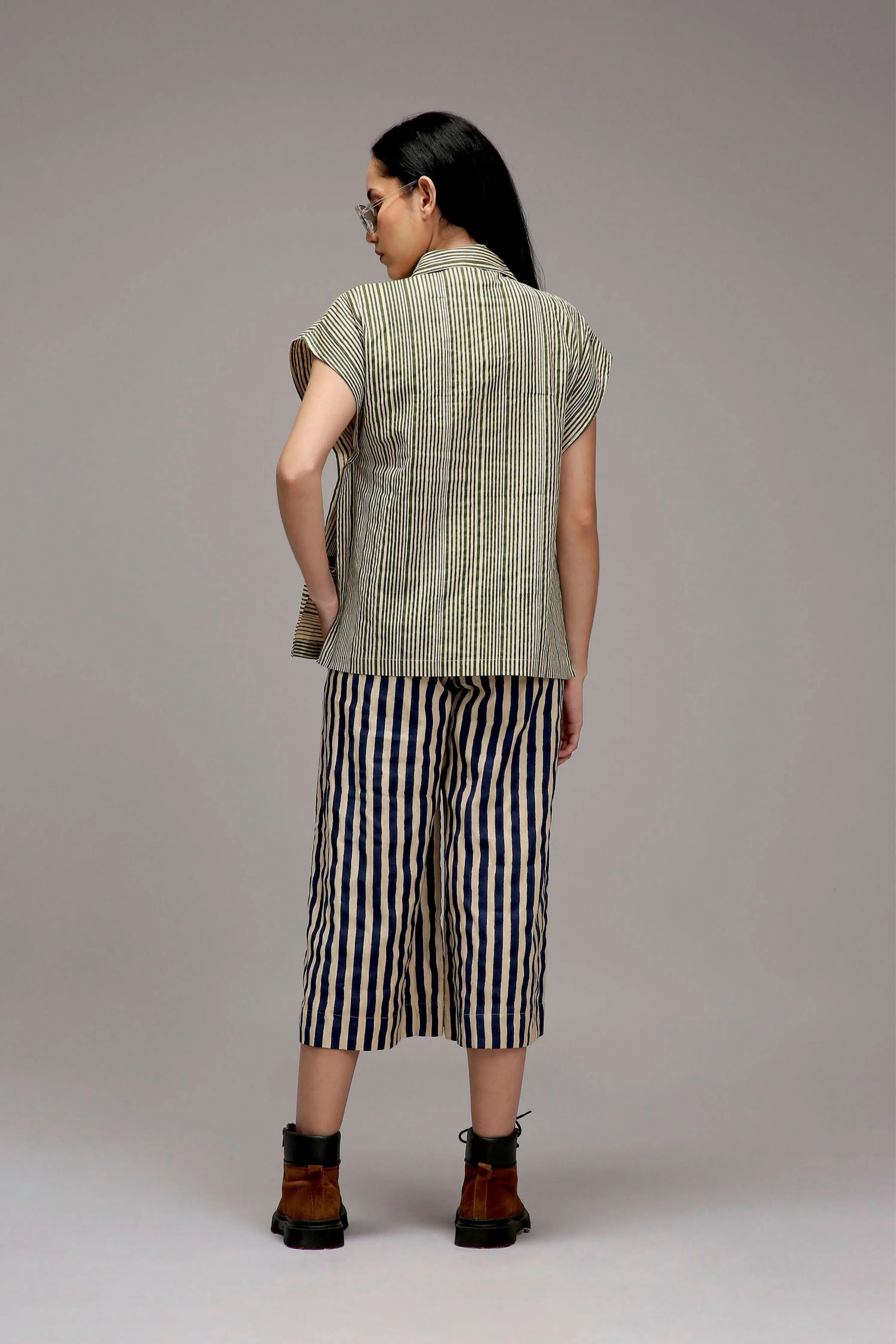 Egg-Shell Joker Shirt Capre Set