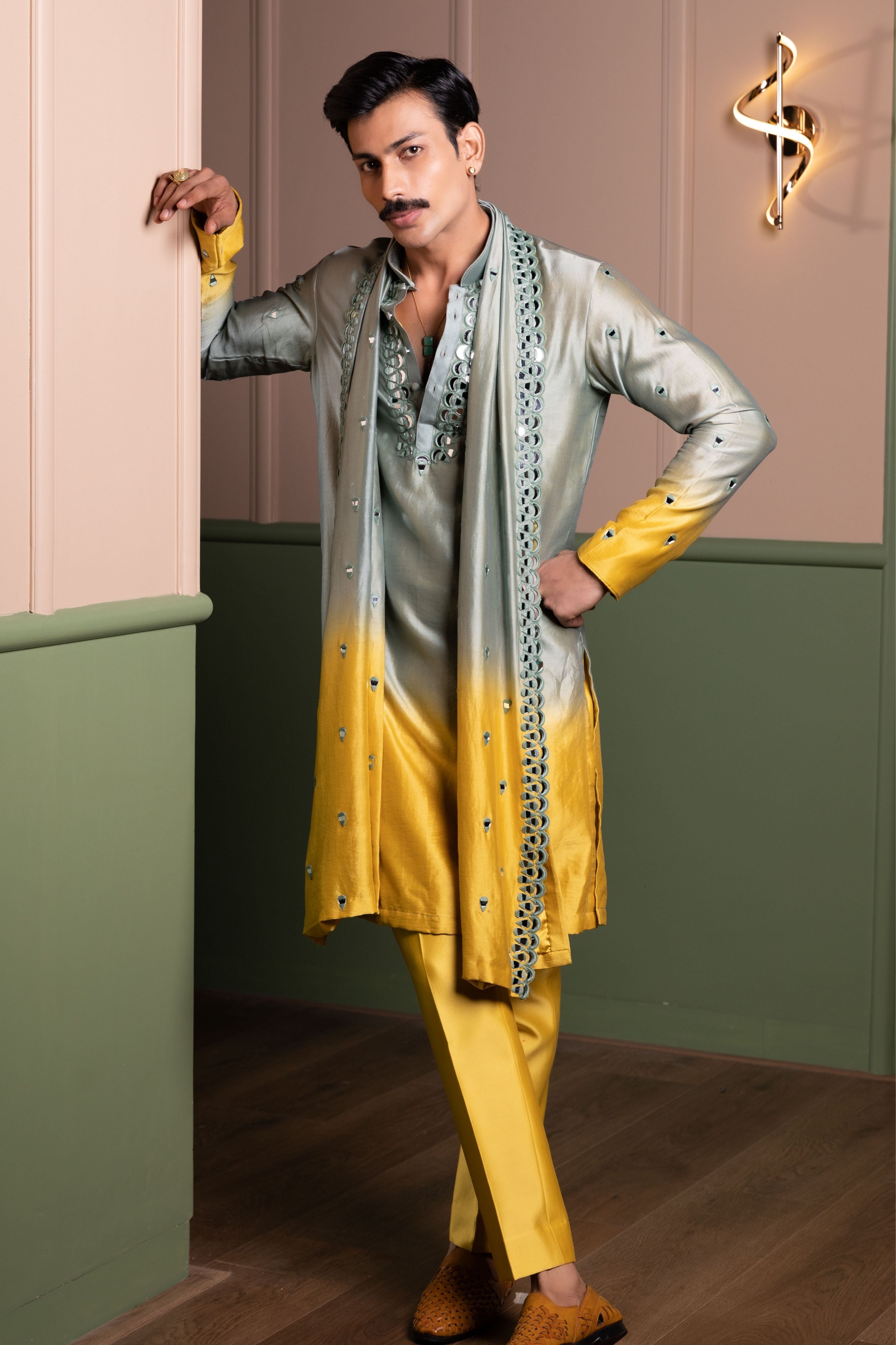 Balloon Mirror Ombre Kurta Stole Set