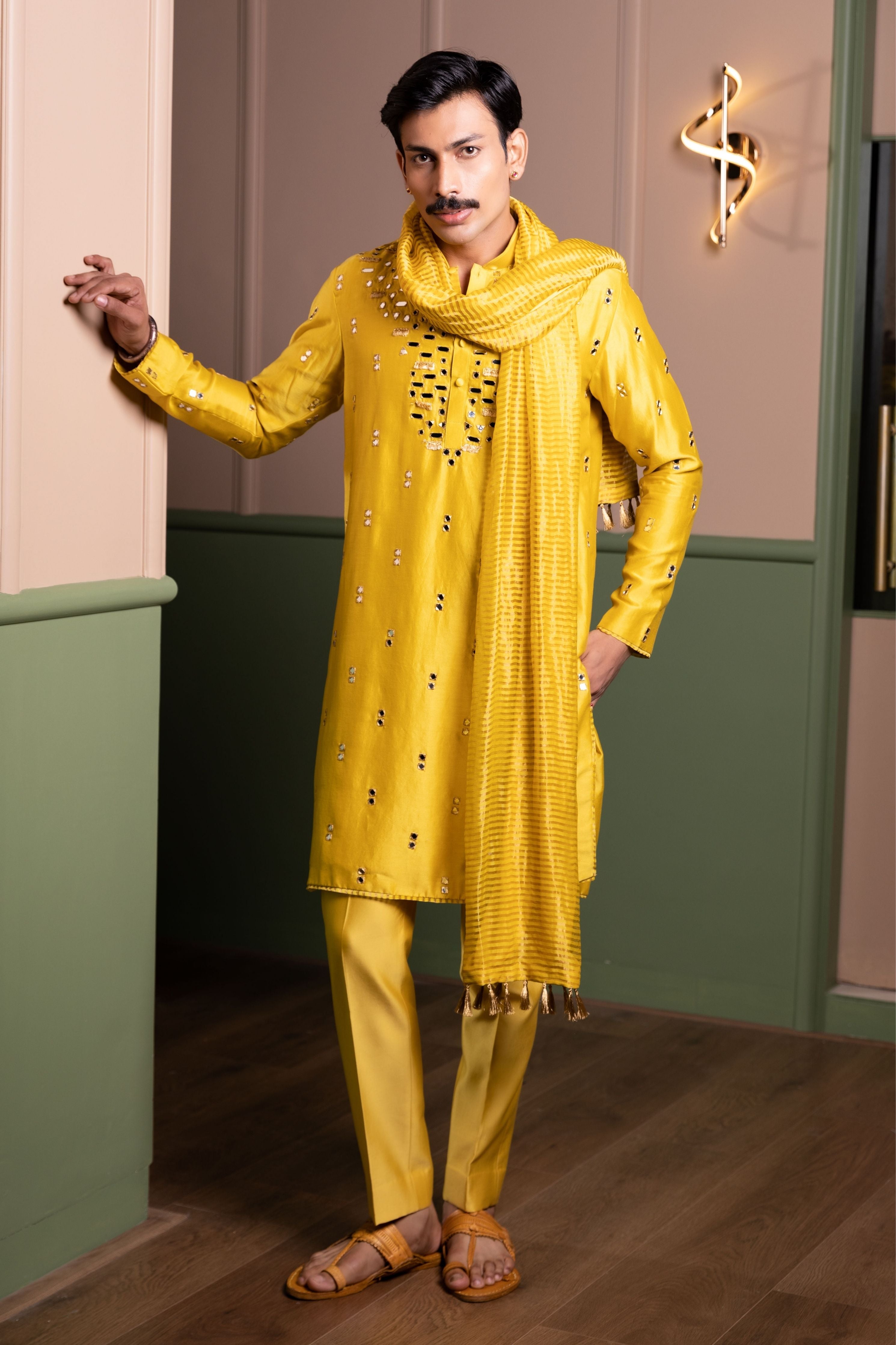 Mirror Drop Kurta with Banarasi Stole Set