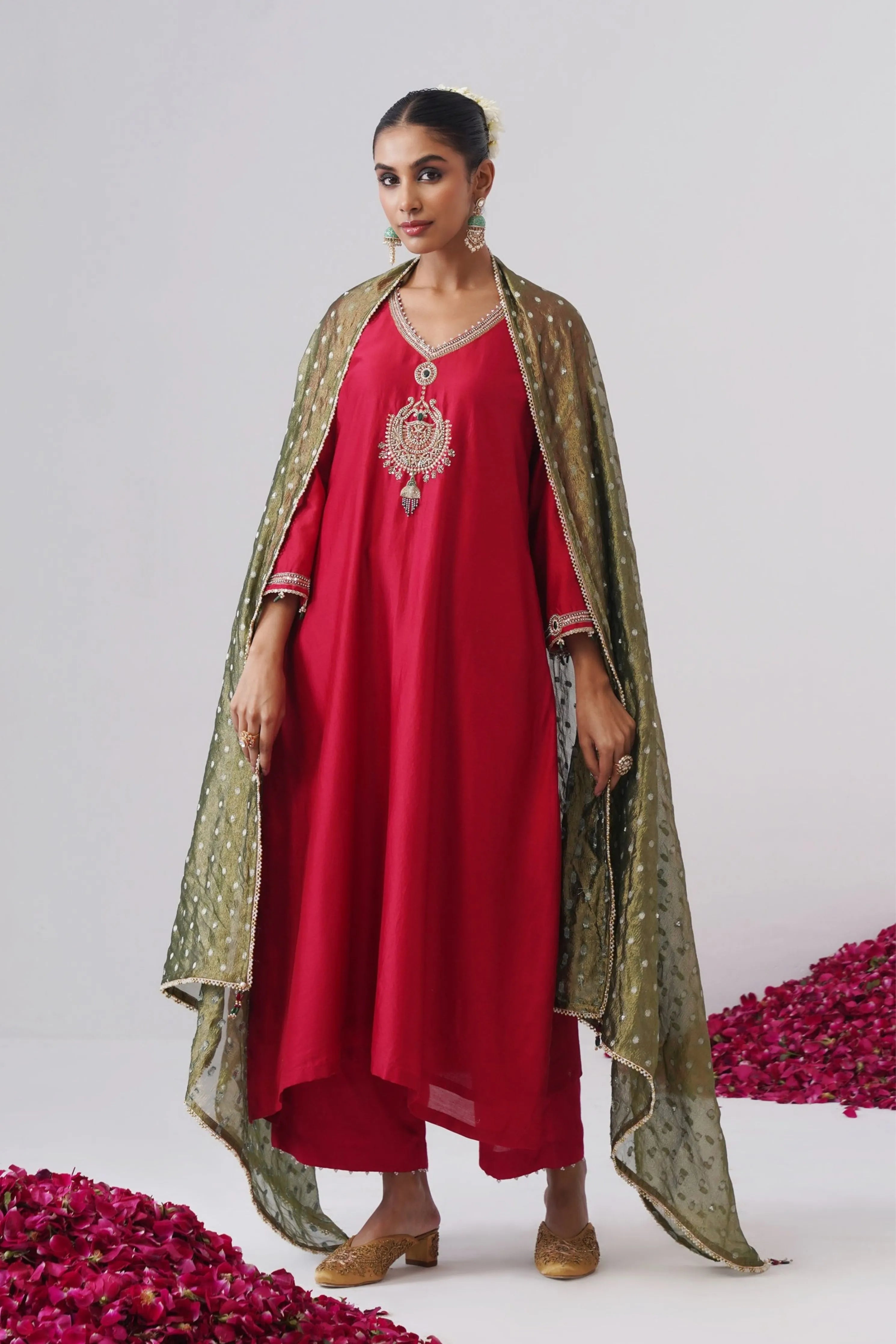Surkh Kurta Set
