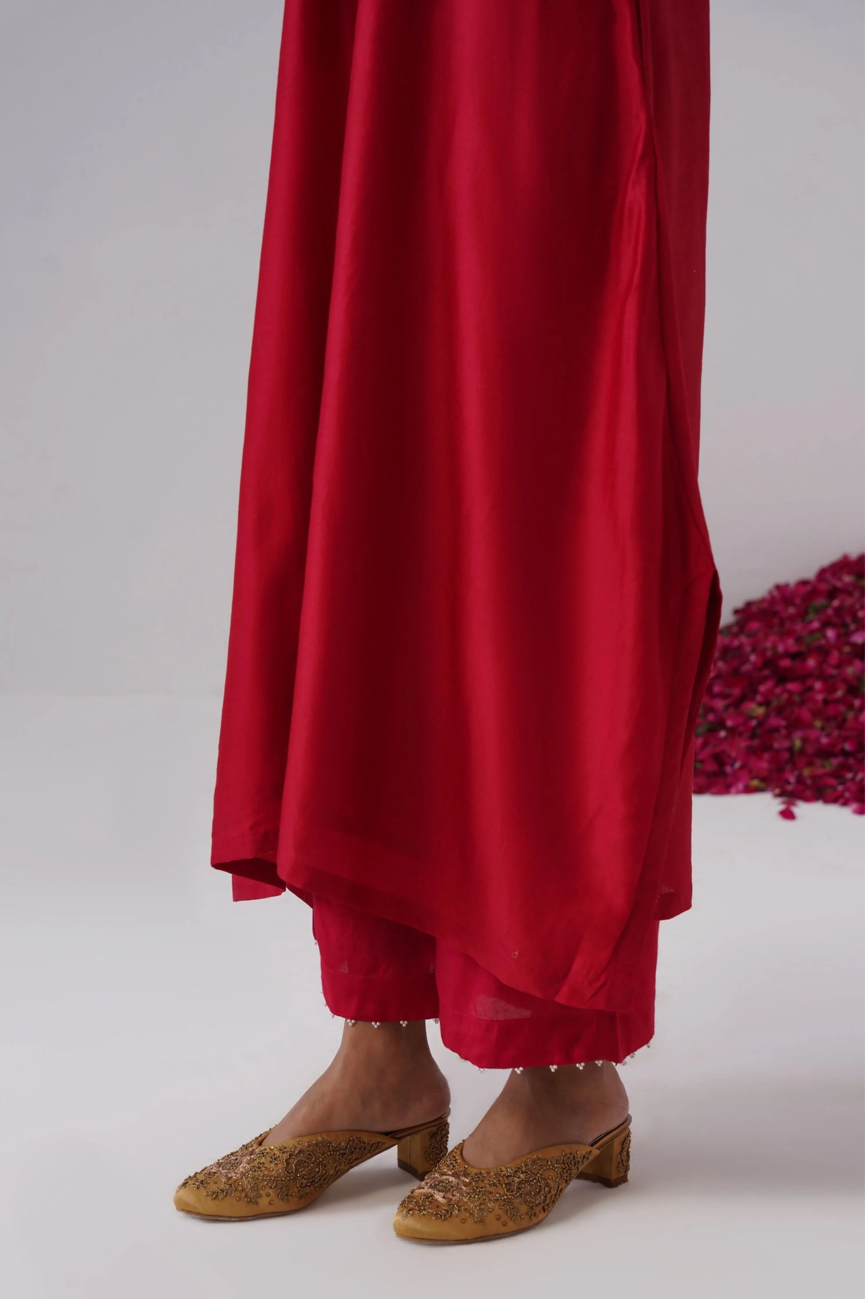 Surkh Kurta Set