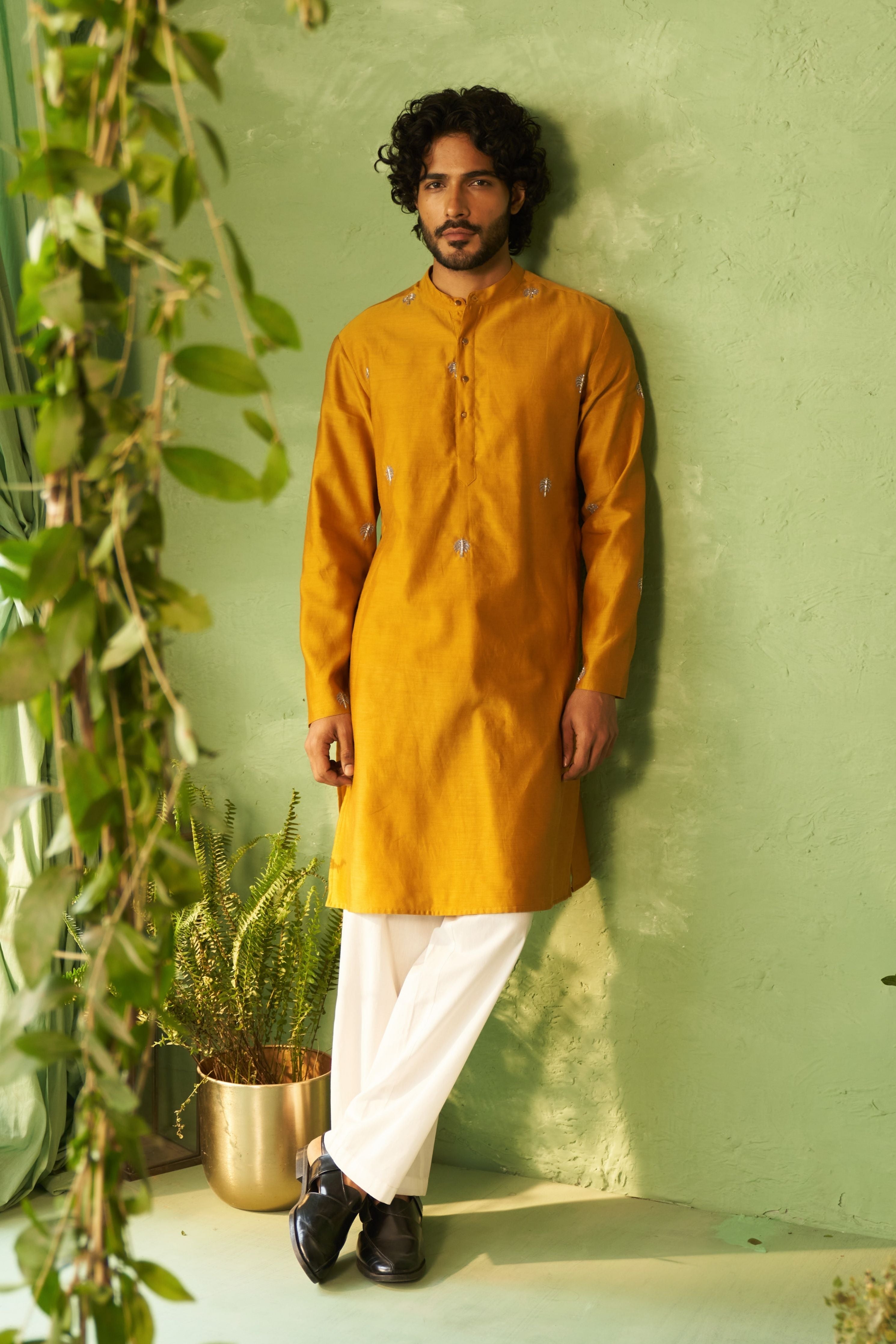 Kinaara Mens Kurta Set