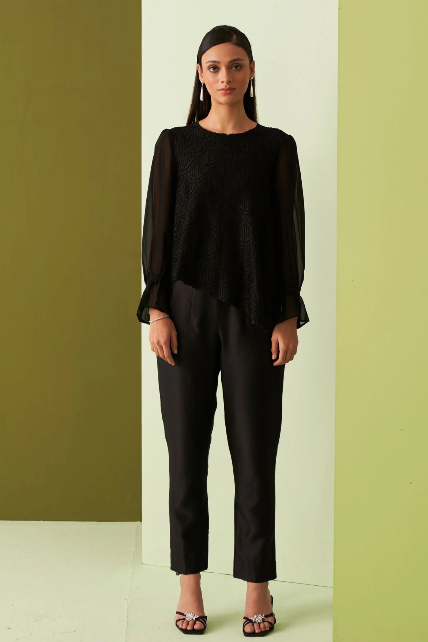 Black Lyom Top