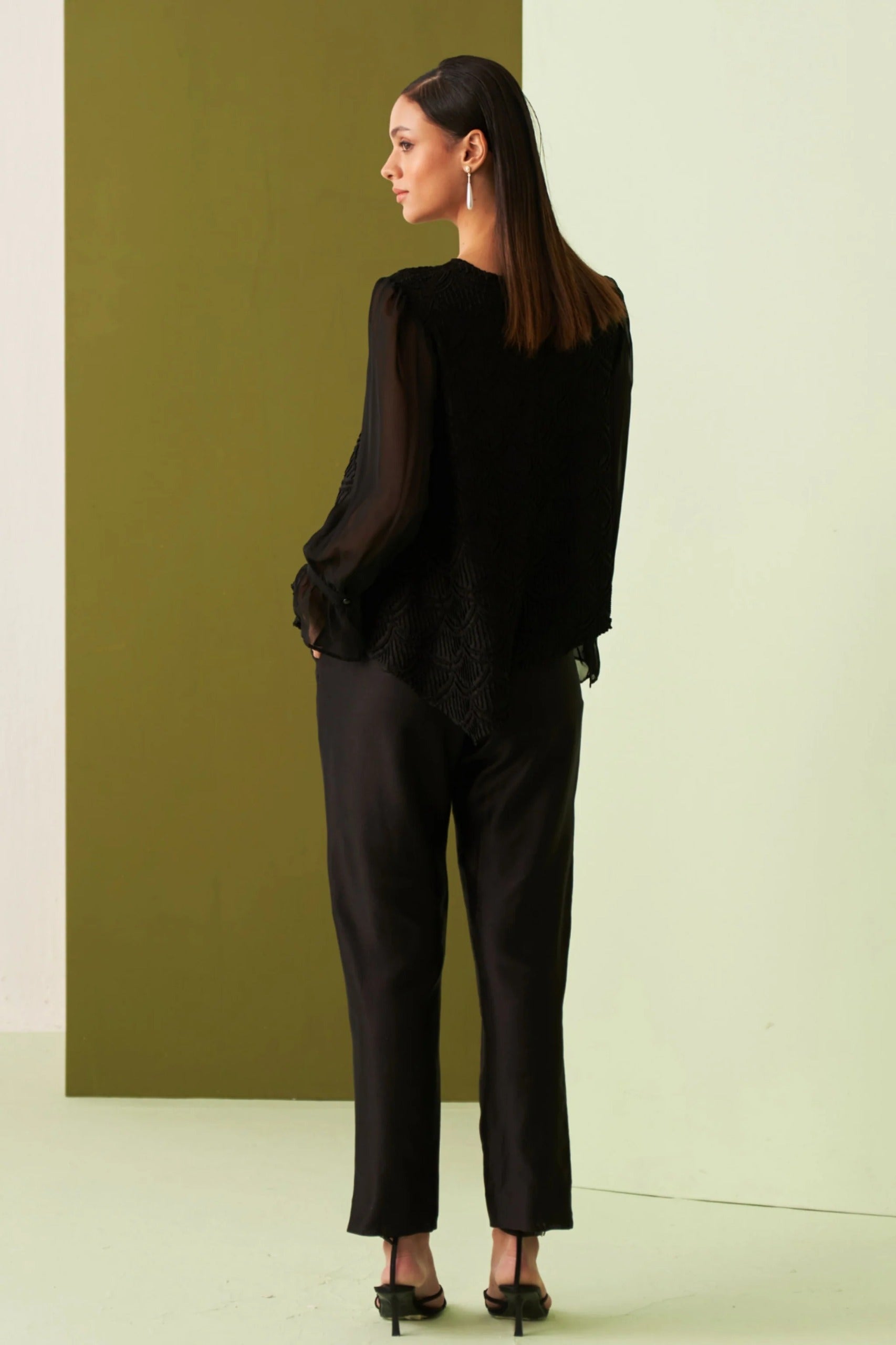 Black Lyom Top