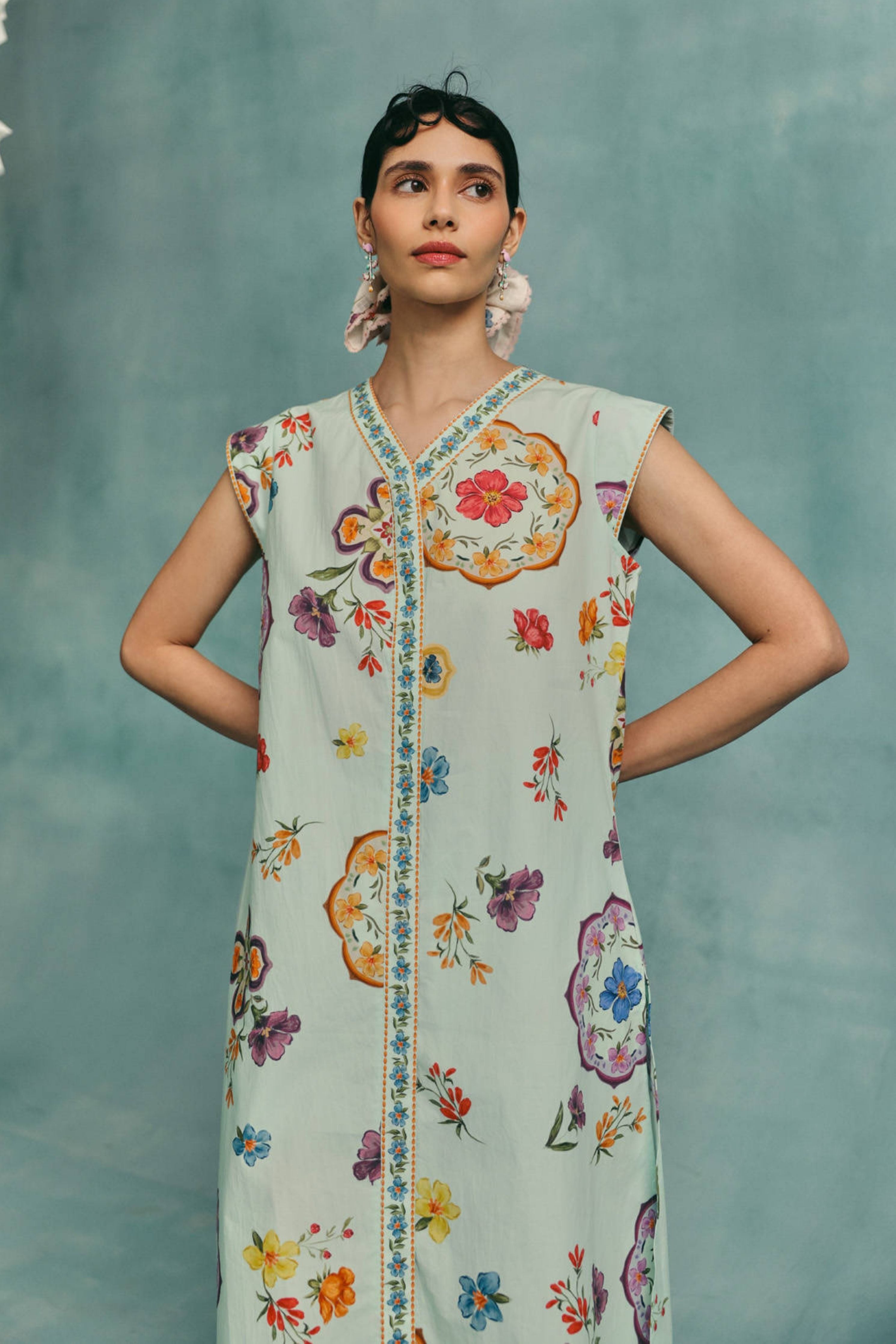 Daisy Sleeveless Kurta Set  Blue